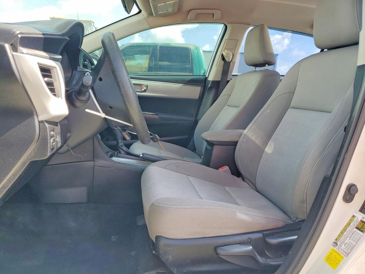 2015 Toyota Corolla Le White vin: 2T1BURHE1FC245681