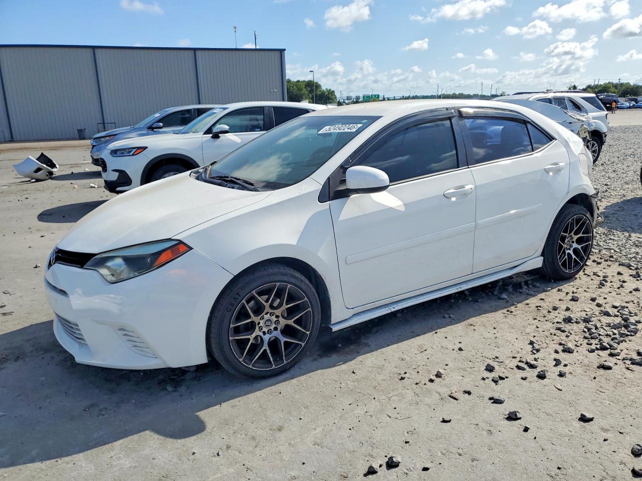 2015 Toyota Corolla Le White vin: 2T1BURHE1FC245681