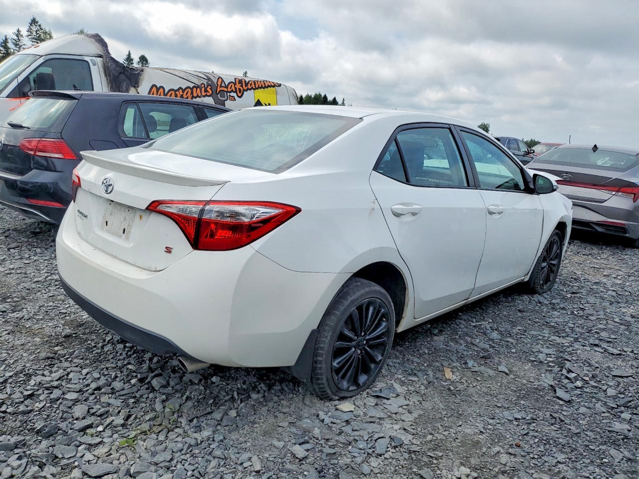 2015 Toyota Corolla L White vin: 2T1BURHE1FC246040