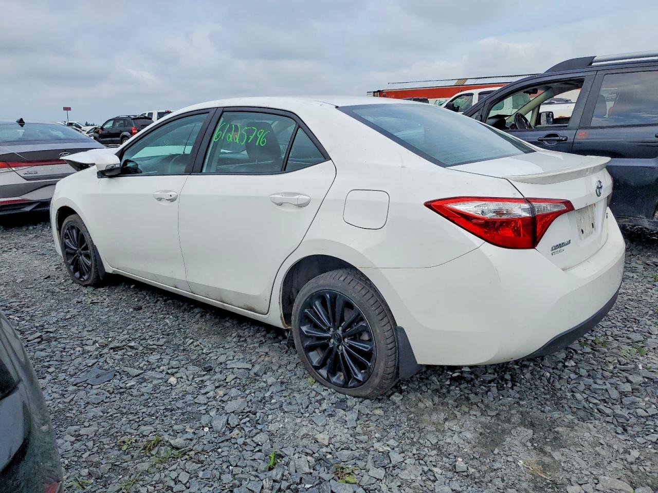 2015 Toyota Corolla L White vin: 2T1BURHE1FC246040
