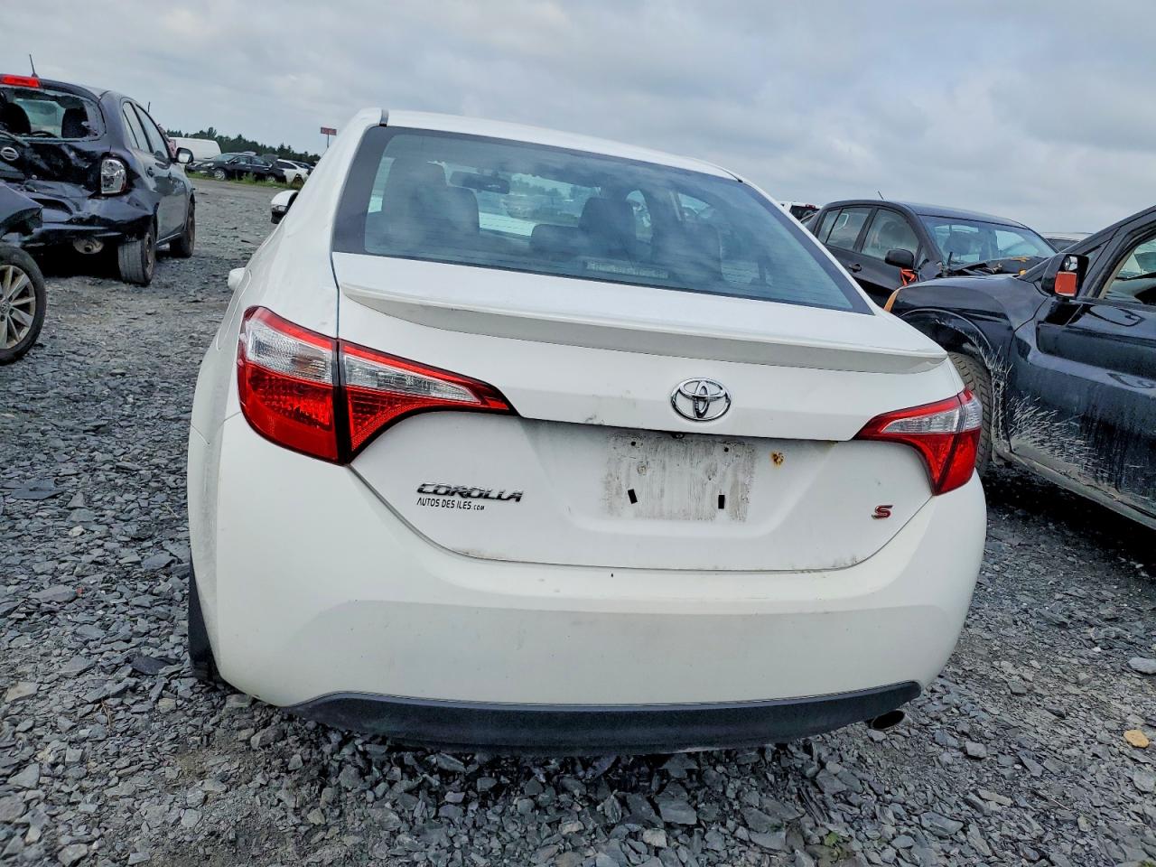 2015 Toyota Corolla L White vin: 2T1BURHE1FC246040