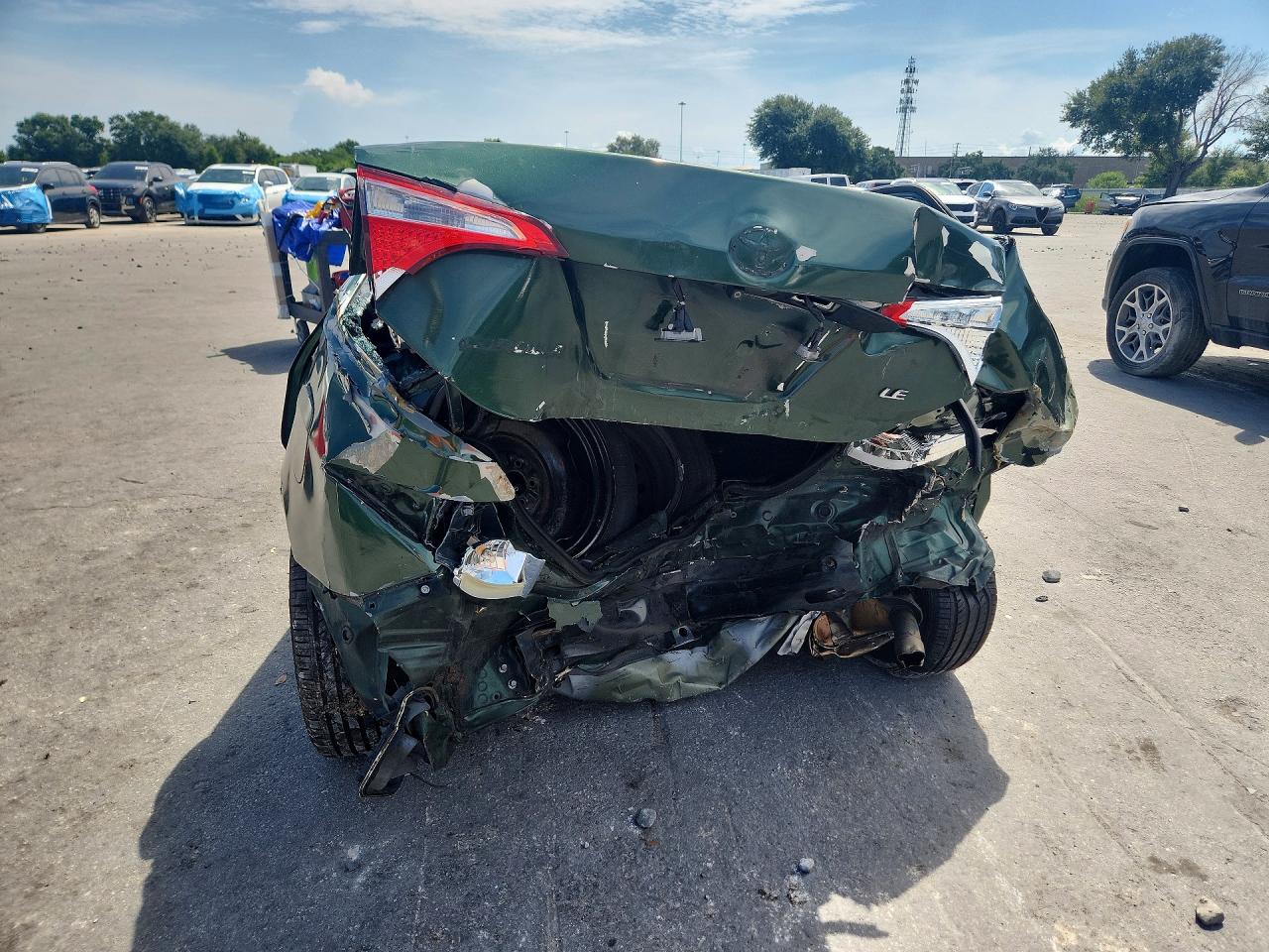 2015 Toyota Corolla Le Green vin: 2T1BURHE1FC255532