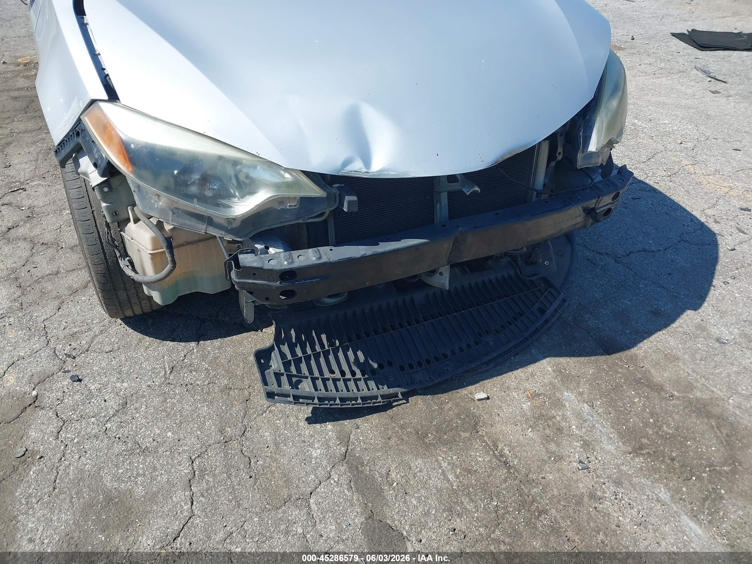 2015 Toyota Corolla L Silver vin: 2T1BURHE1FC259547