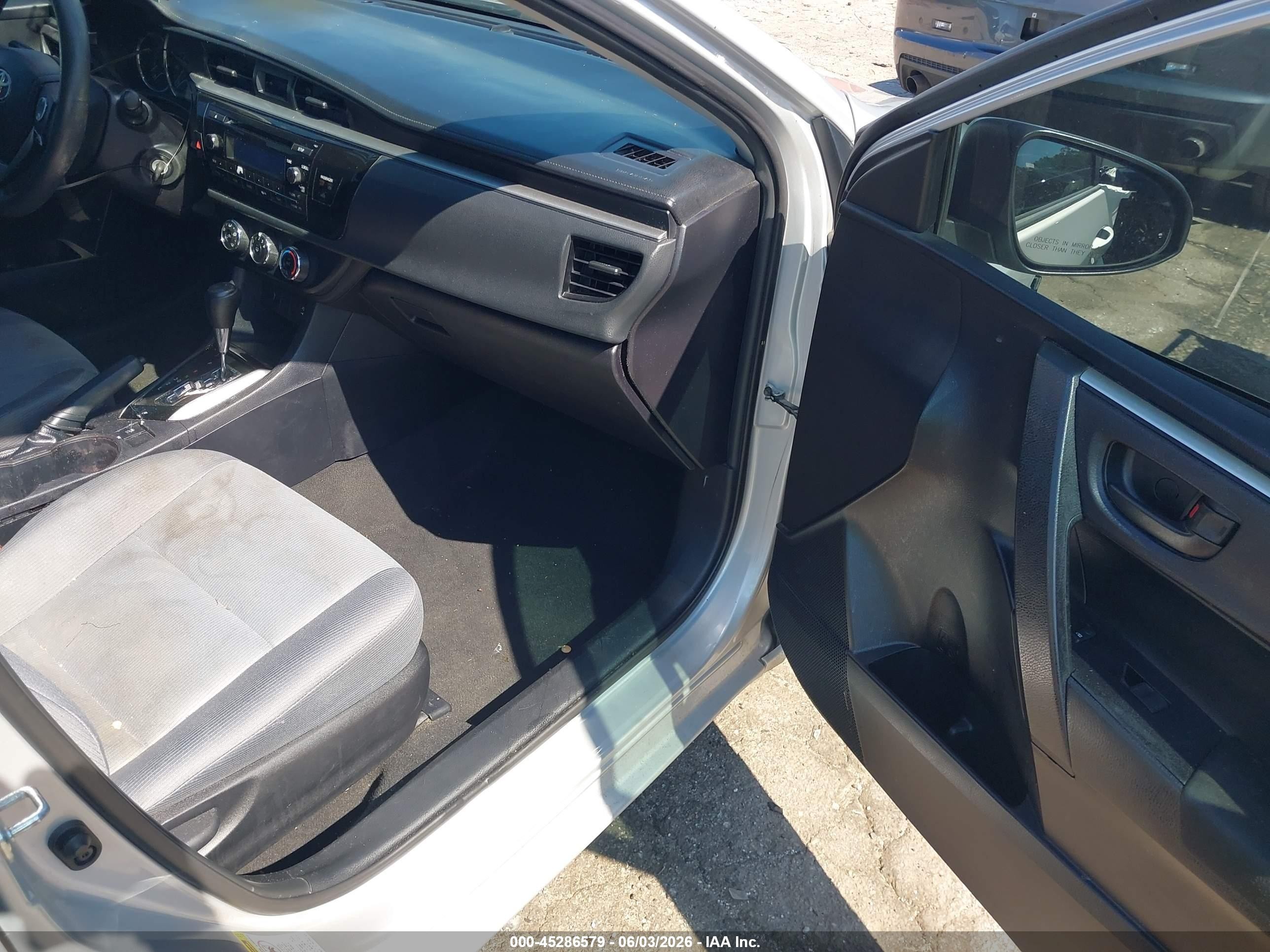 2015 Toyota Corolla L Silver vin: 2T1BURHE1FC259547