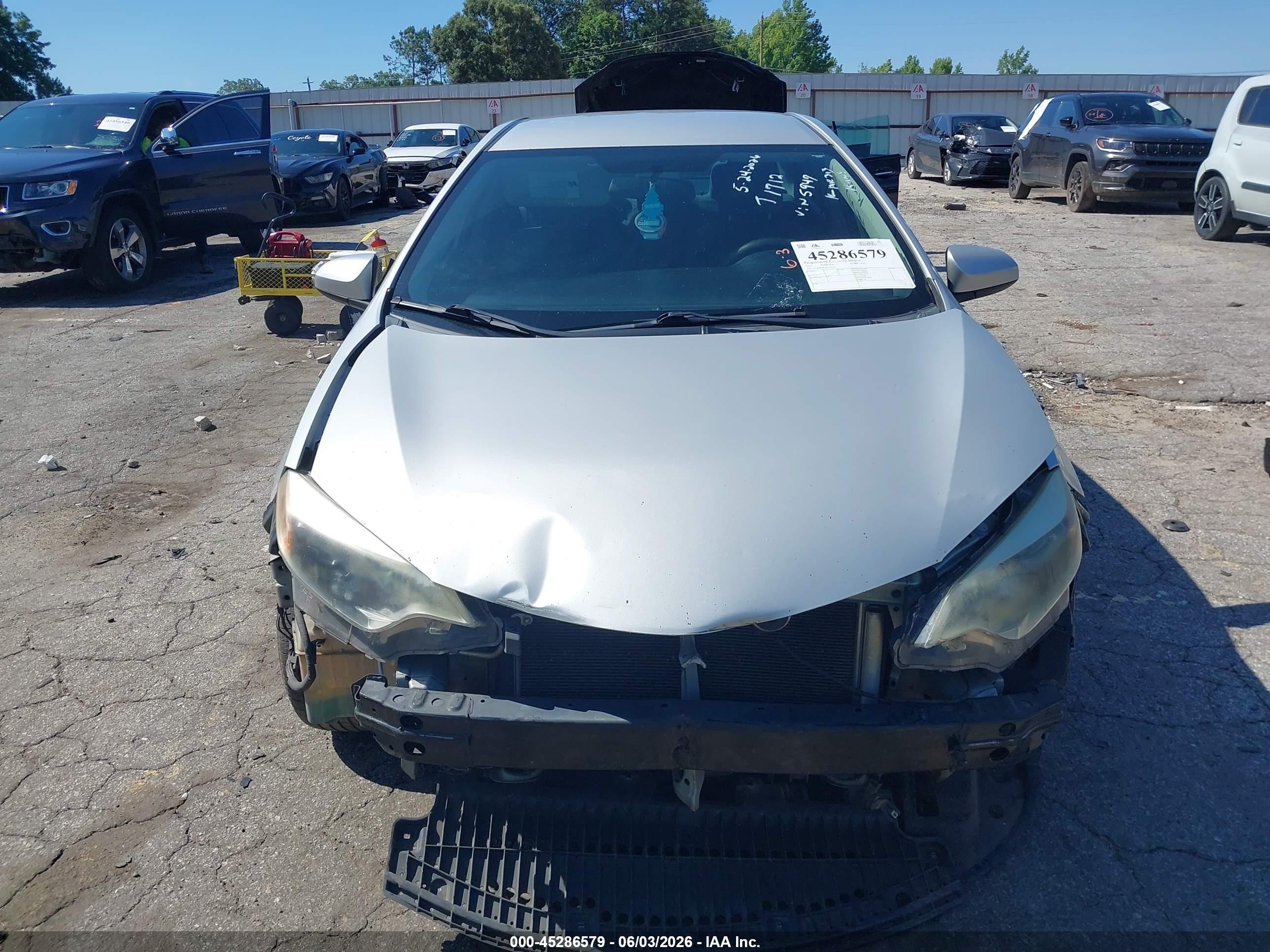 2015 Toyota Corolla L Silver vin: 2T1BURHE1FC259547