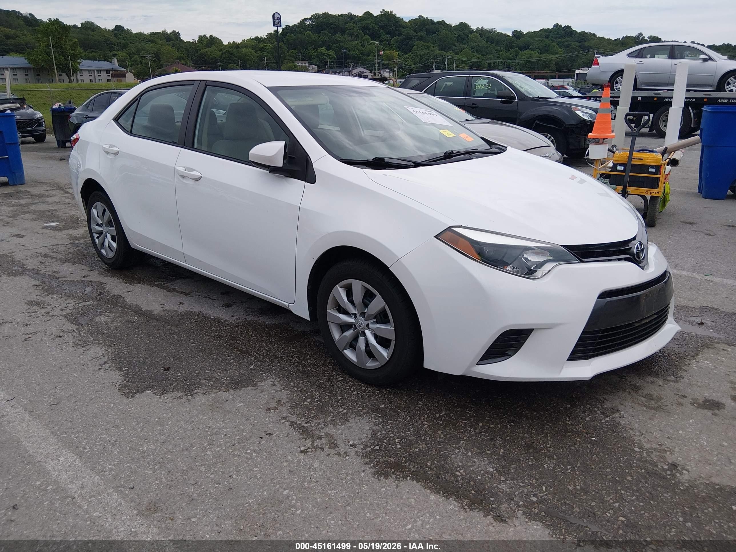 2015 Toyota Corolla Le White vin: 2T1BURHE1FC267986