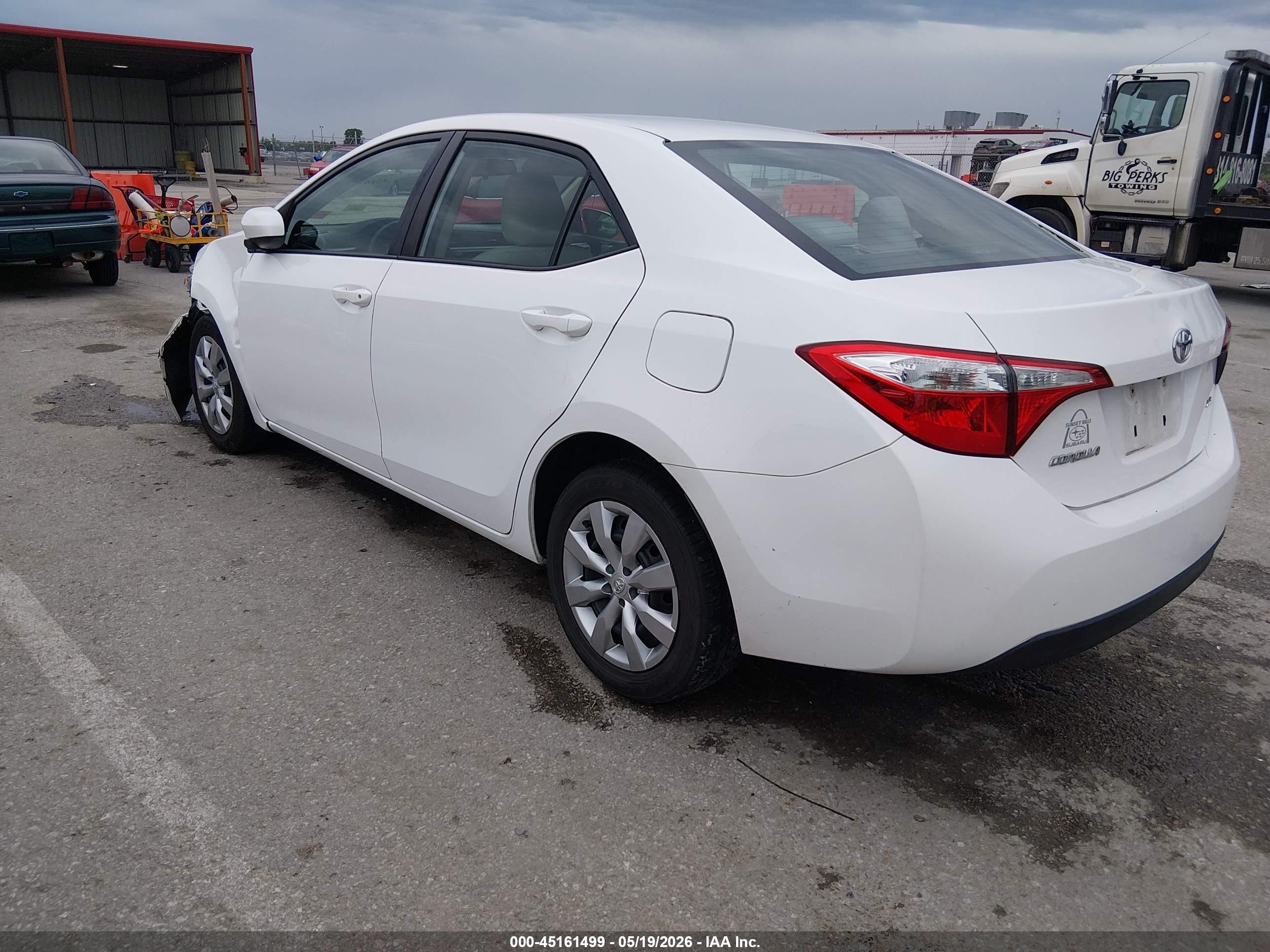 2015 Toyota Corolla Le White vin: 2T1BURHE1FC267986