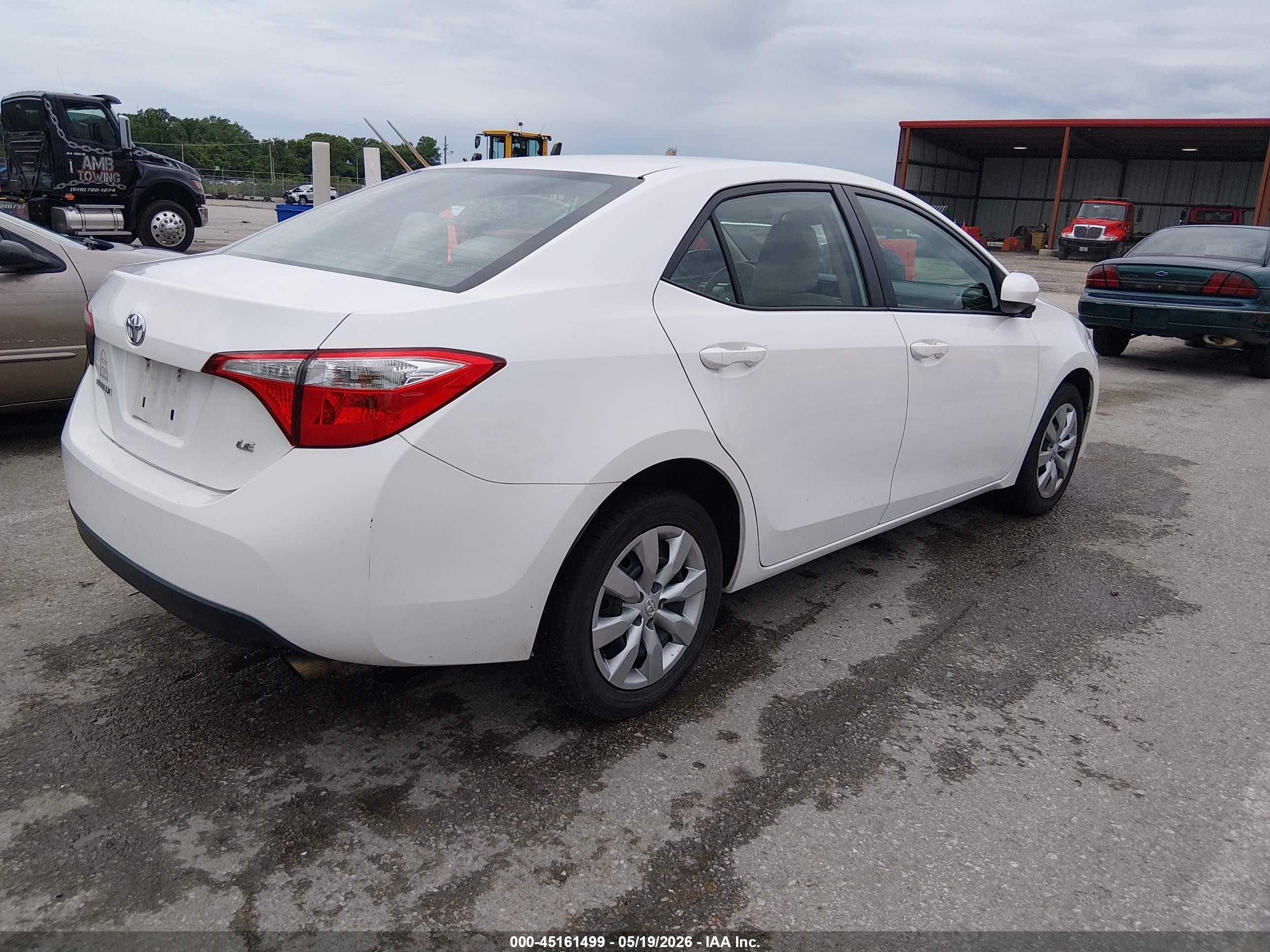 2015 Toyota Corolla Le White vin: 2T1BURHE1FC267986