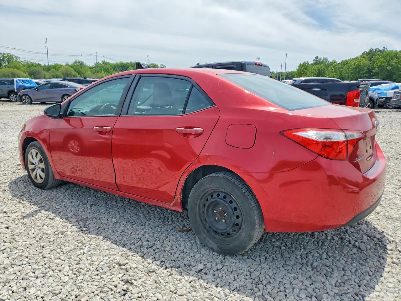2015 Toyota Corolla Le Red vin: 2T1BURHE1FC278440