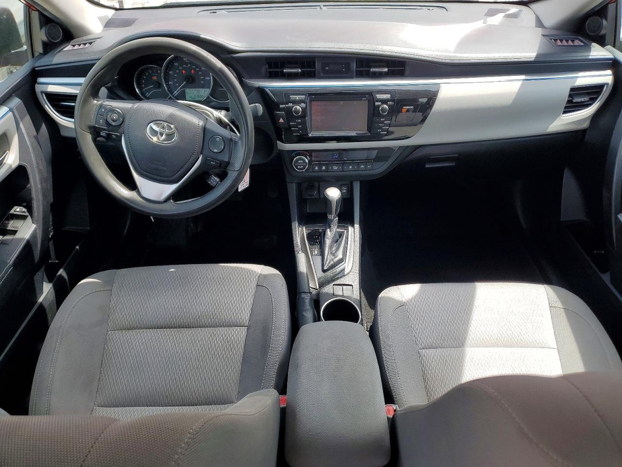 2015 Toyota Corolla Le Red vin: 2T1BURHE1FC278440