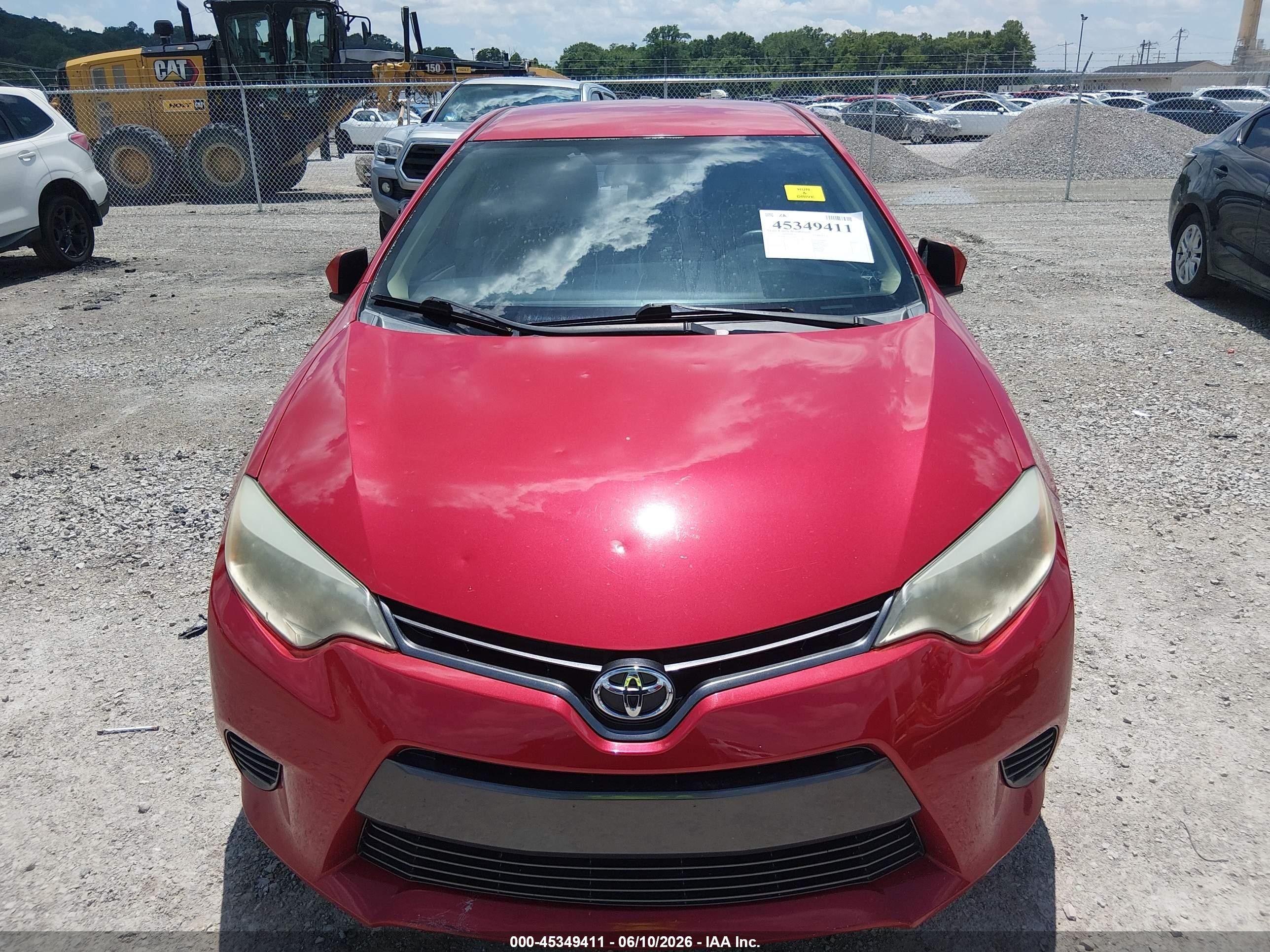 2015 Toyota Corolla Le Red vin: 2T1BURHE1FC281984
