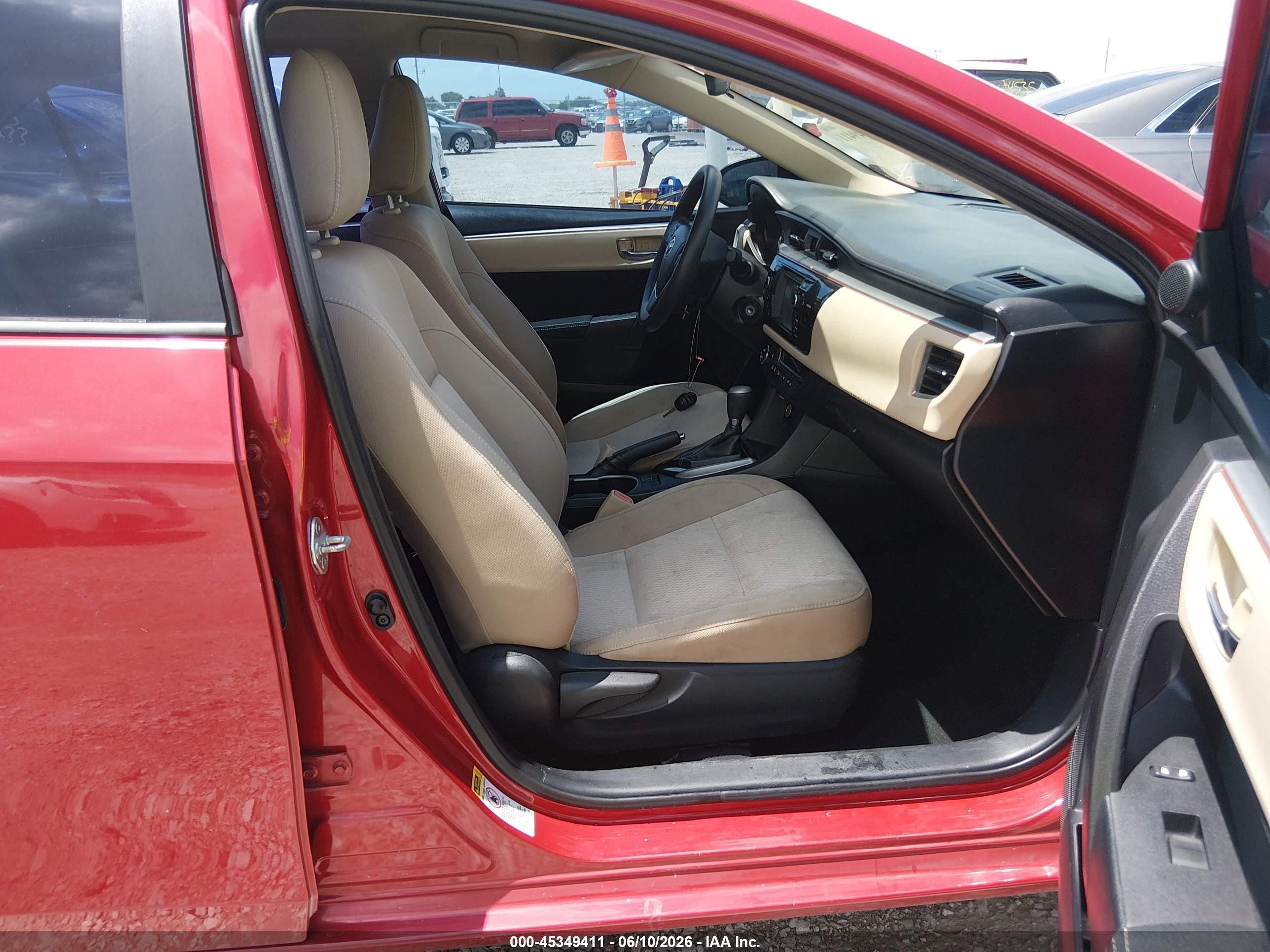 2015 Toyota Corolla Le Red vin: 2T1BURHE1FC281984