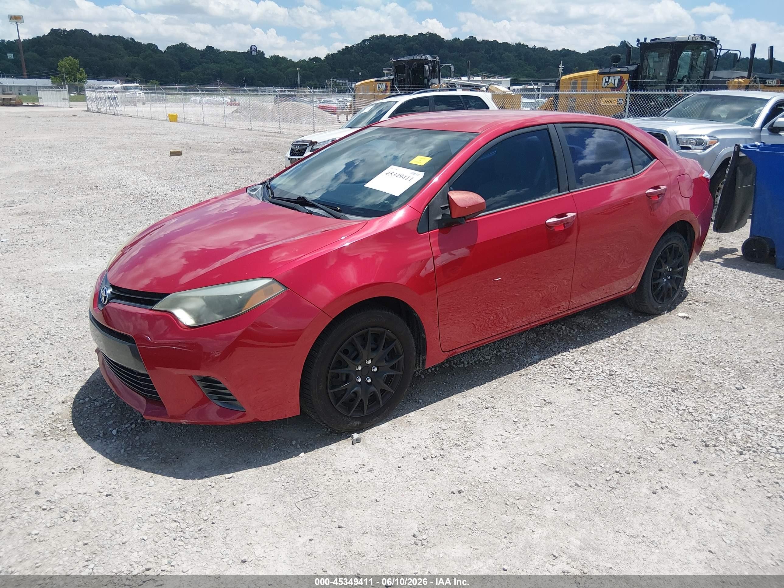 2015 Toyota Corolla Le Red vin: 2T1BURHE1FC281984