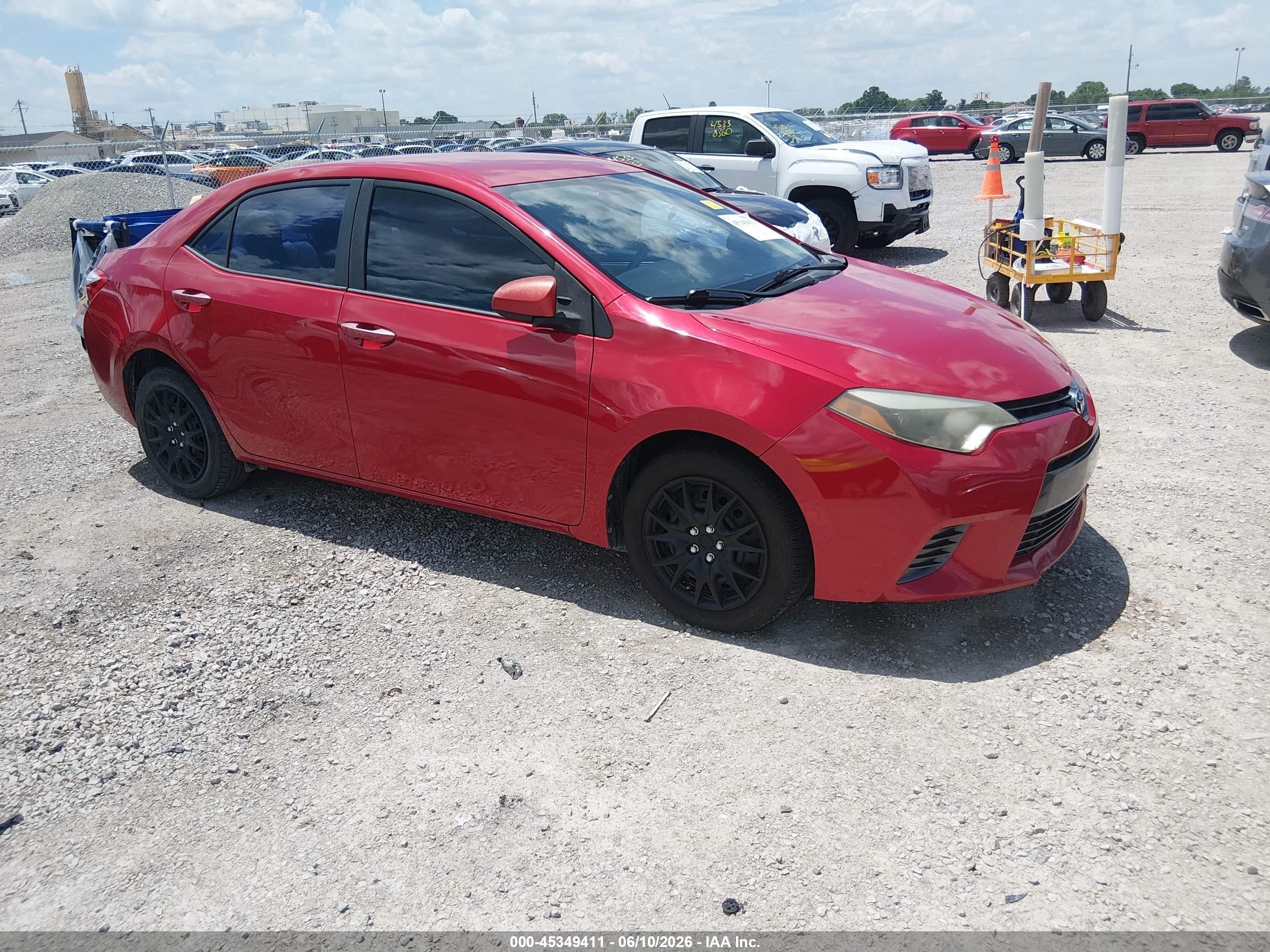 2015 Toyota Corolla Le Red vin: 2T1BURHE1FC281984