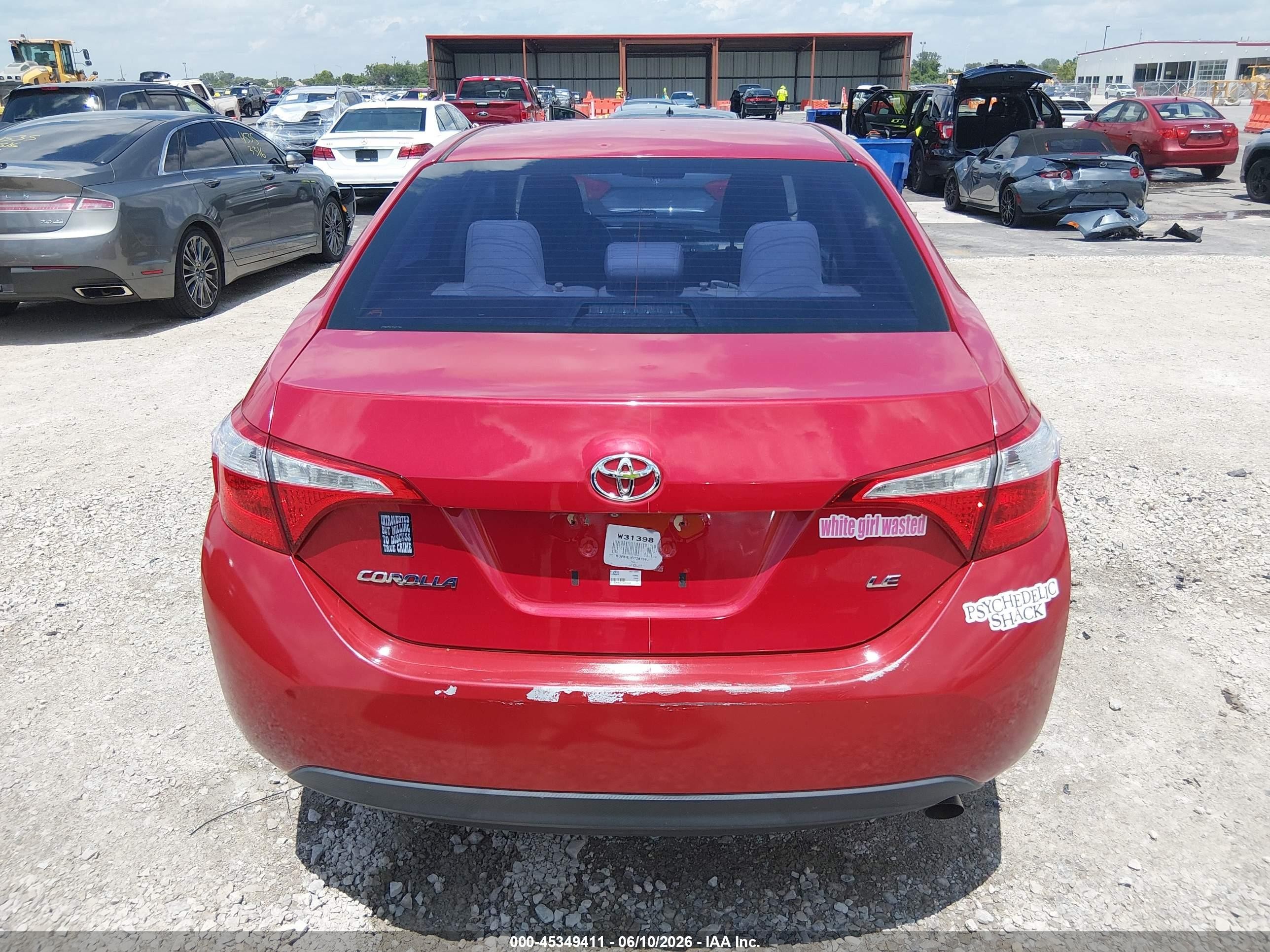 2015 Toyota Corolla Le Red vin: 2T1BURHE1FC281984