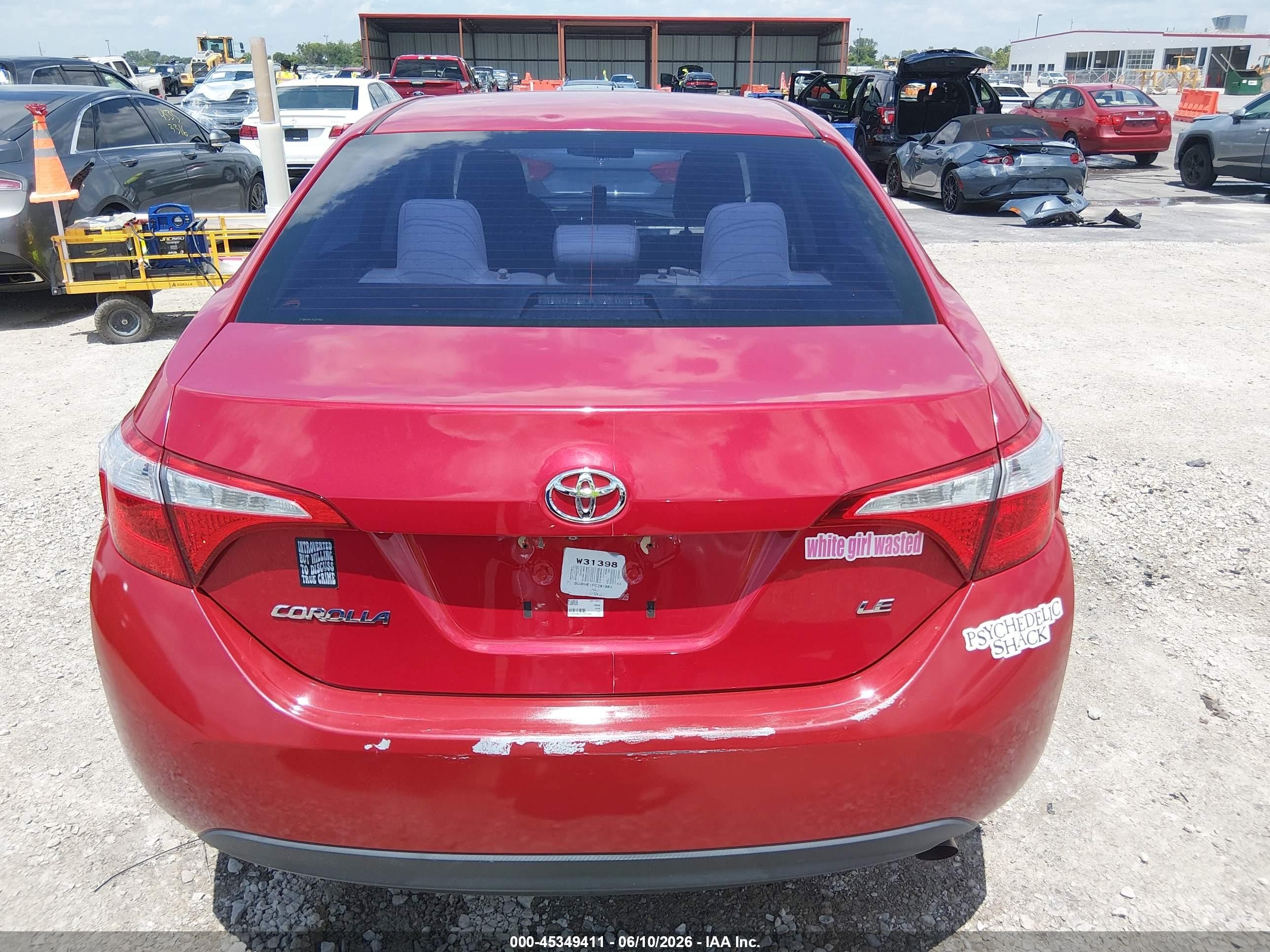 2015 Toyota Corolla Le Red vin: 2T1BURHE1FC281984