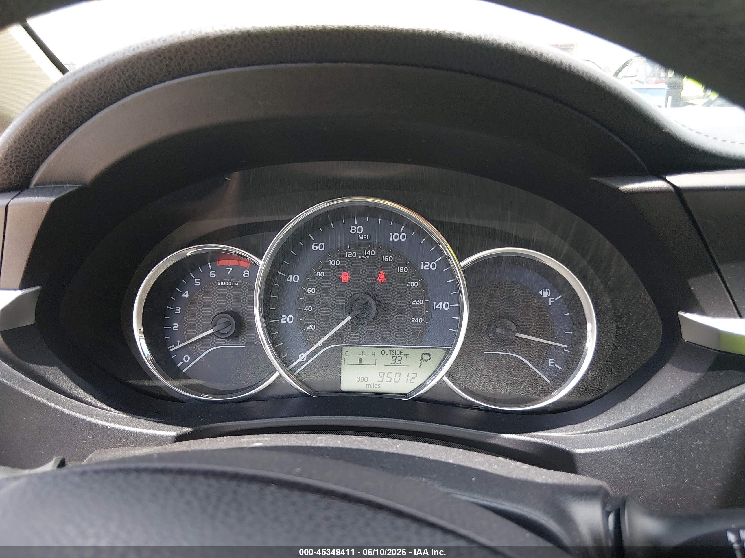 2015 Toyota Corolla Le Red vin: 2T1BURHE1FC281984