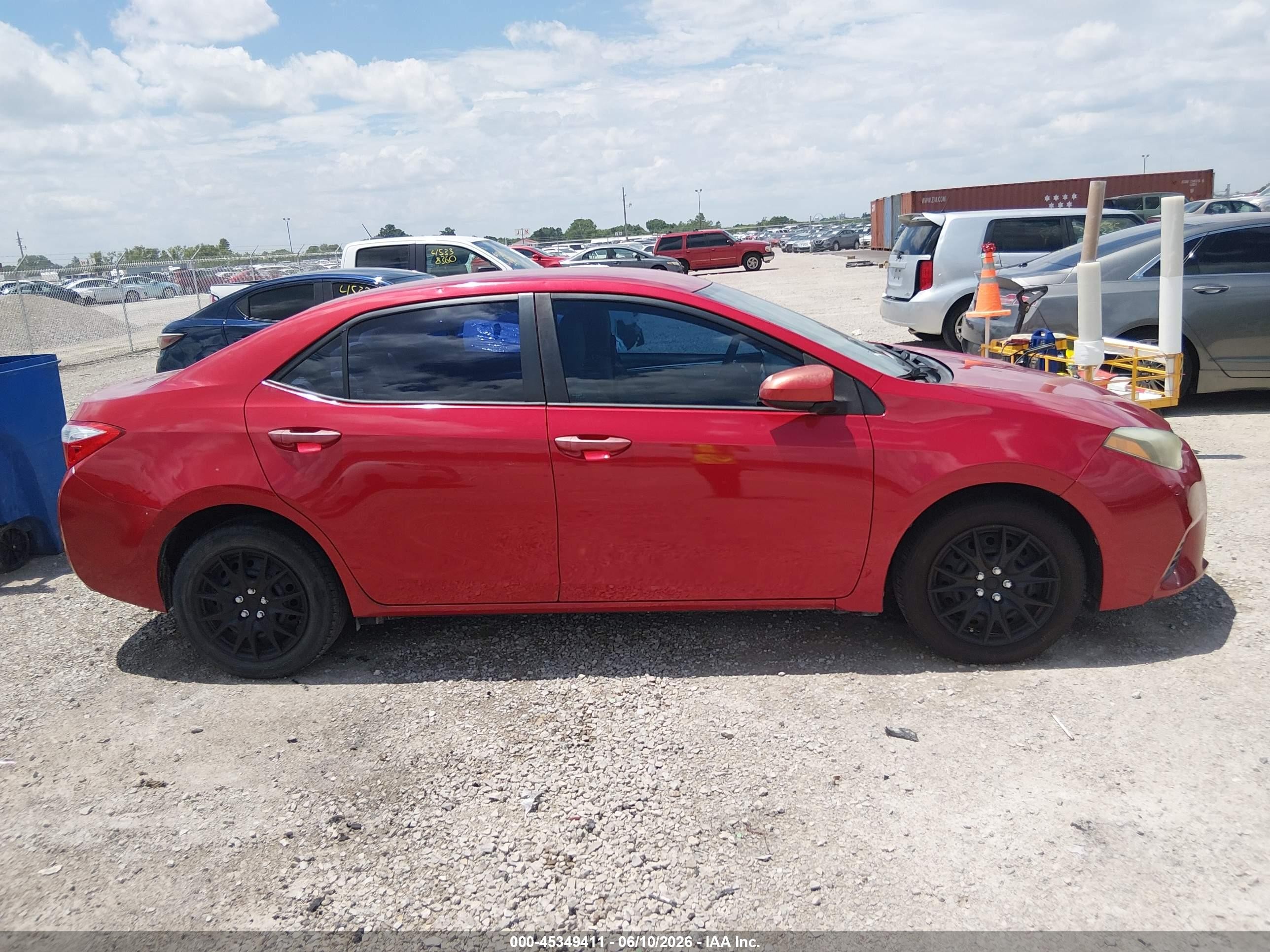 2015 Toyota Corolla Le Red vin: 2T1BURHE1FC281984