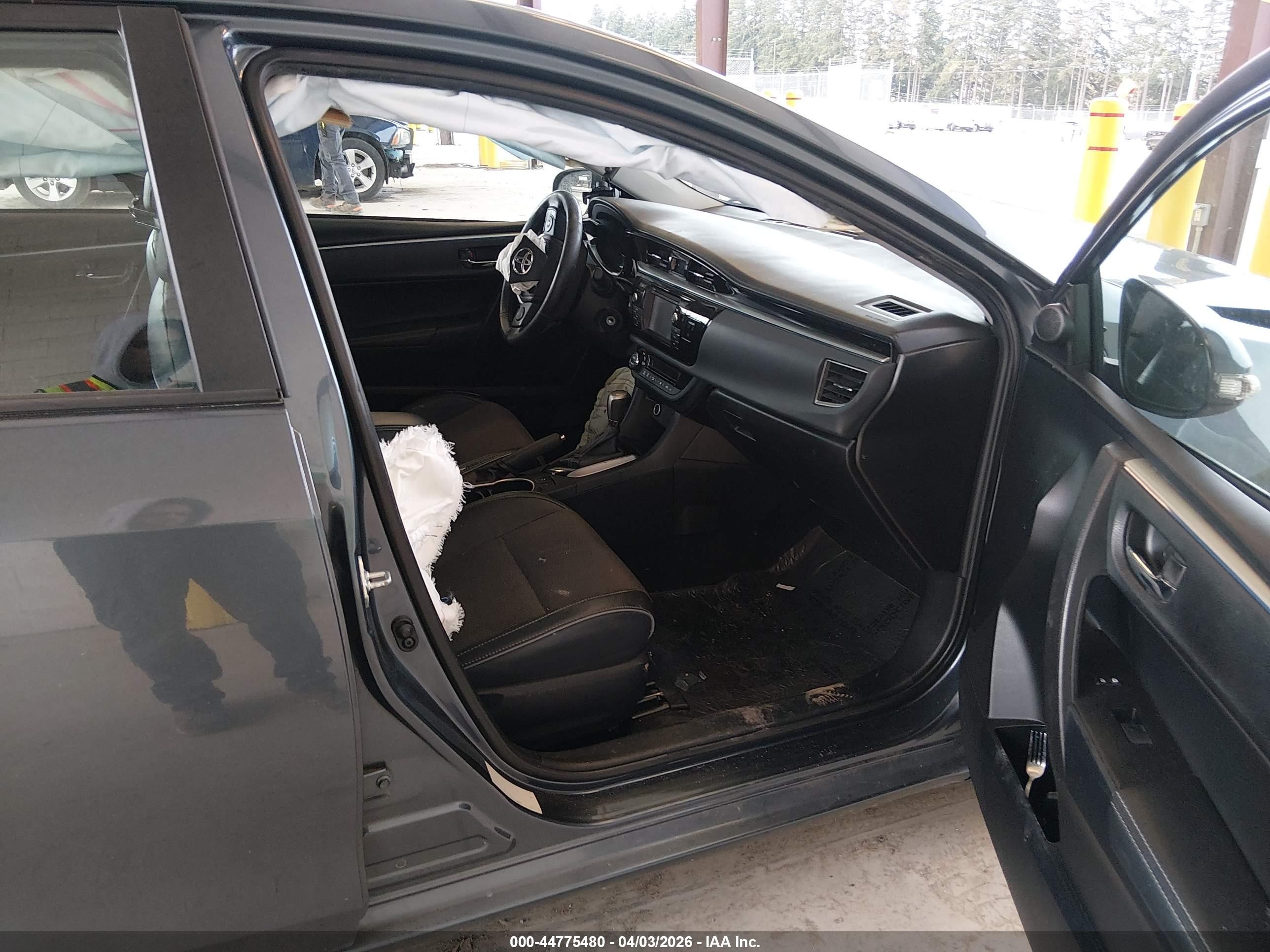 2015 Toyota Corolla S Plus Dark Blue vin: 2T1BURHE1FC293150