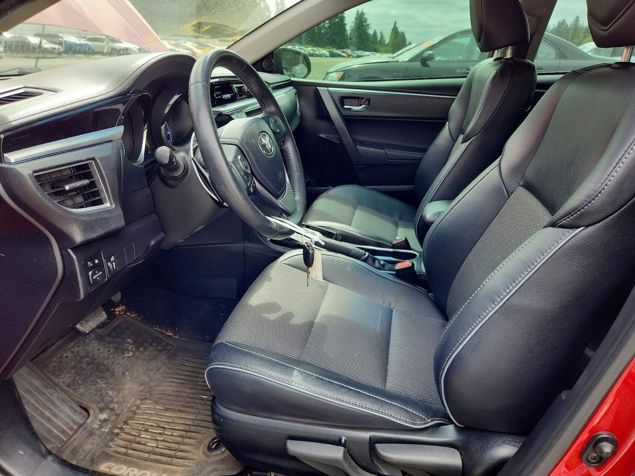 2015 Toyota Corolla S Plus Красный vin: 2T1BURHE1FC304342