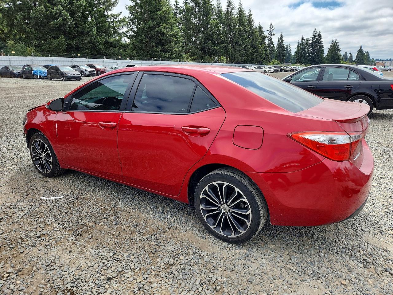 2015 Toyota Corolla S Plus Красный vin: 2T1BURHE1FC304342