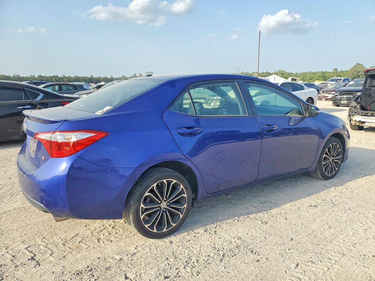 2015 Toyota Corolla S Plus Blue vin: 2T1BURHE1FC311520