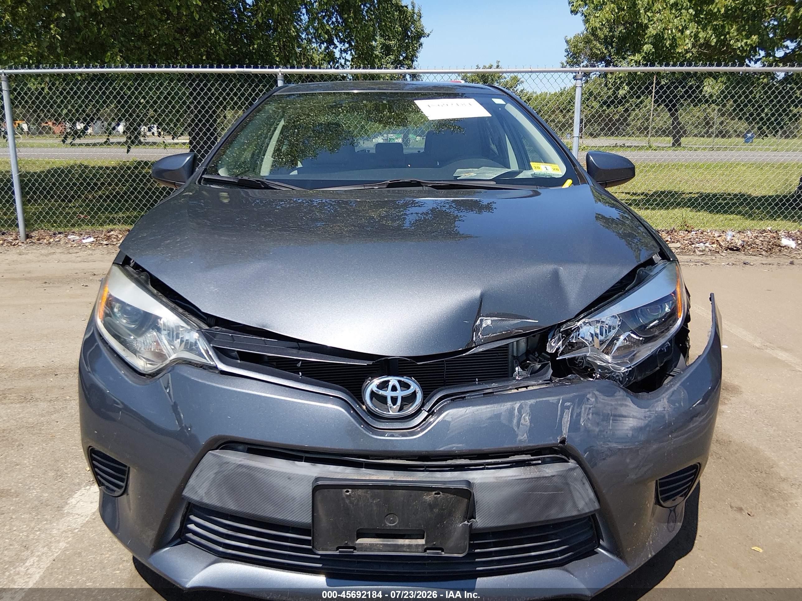 2015 Toyota Corolla Le Gray vin: 2T1BURHE1FC316538