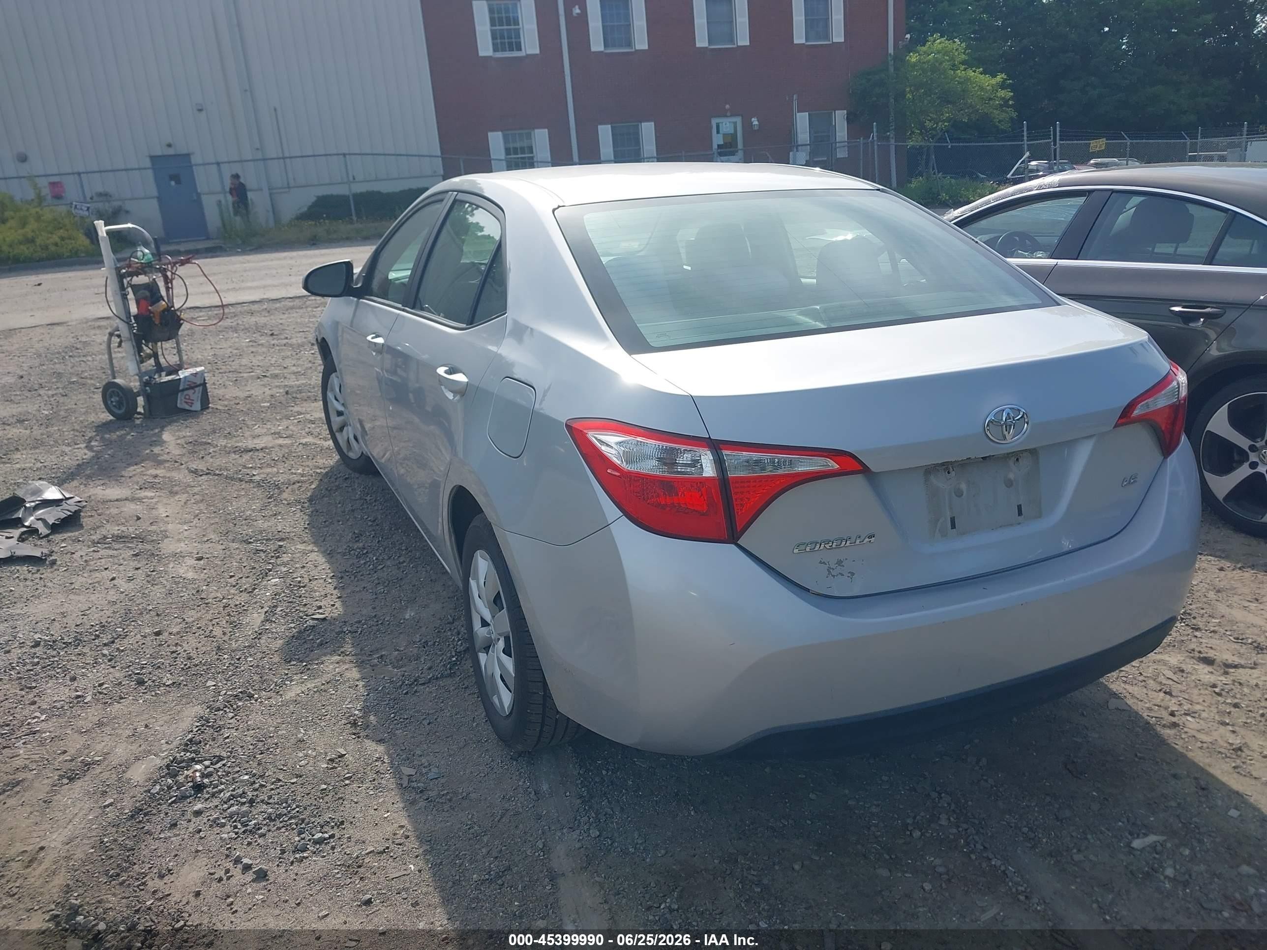 2015 Toyota Corolla Le Silver vin: 2T1BURHE1FC317916