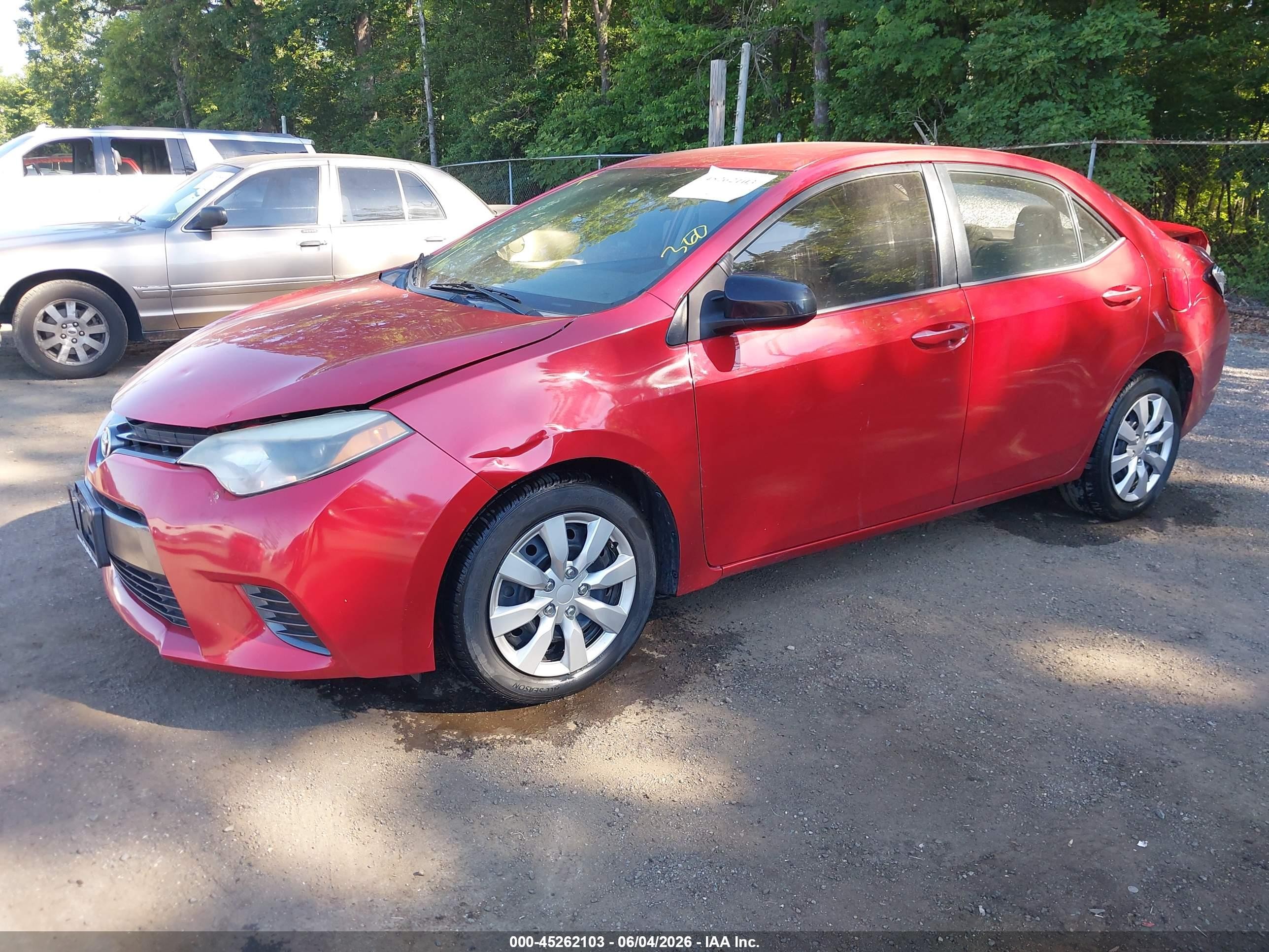 2015 Toyota Corolla Le Red vin: 2T1BURHE1FC323859