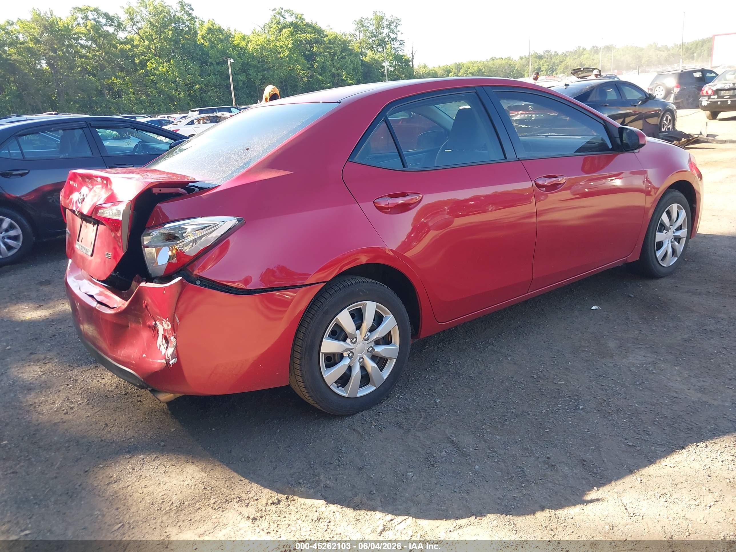 2015 Toyota Corolla Le Red vin: 2T1BURHE1FC323859