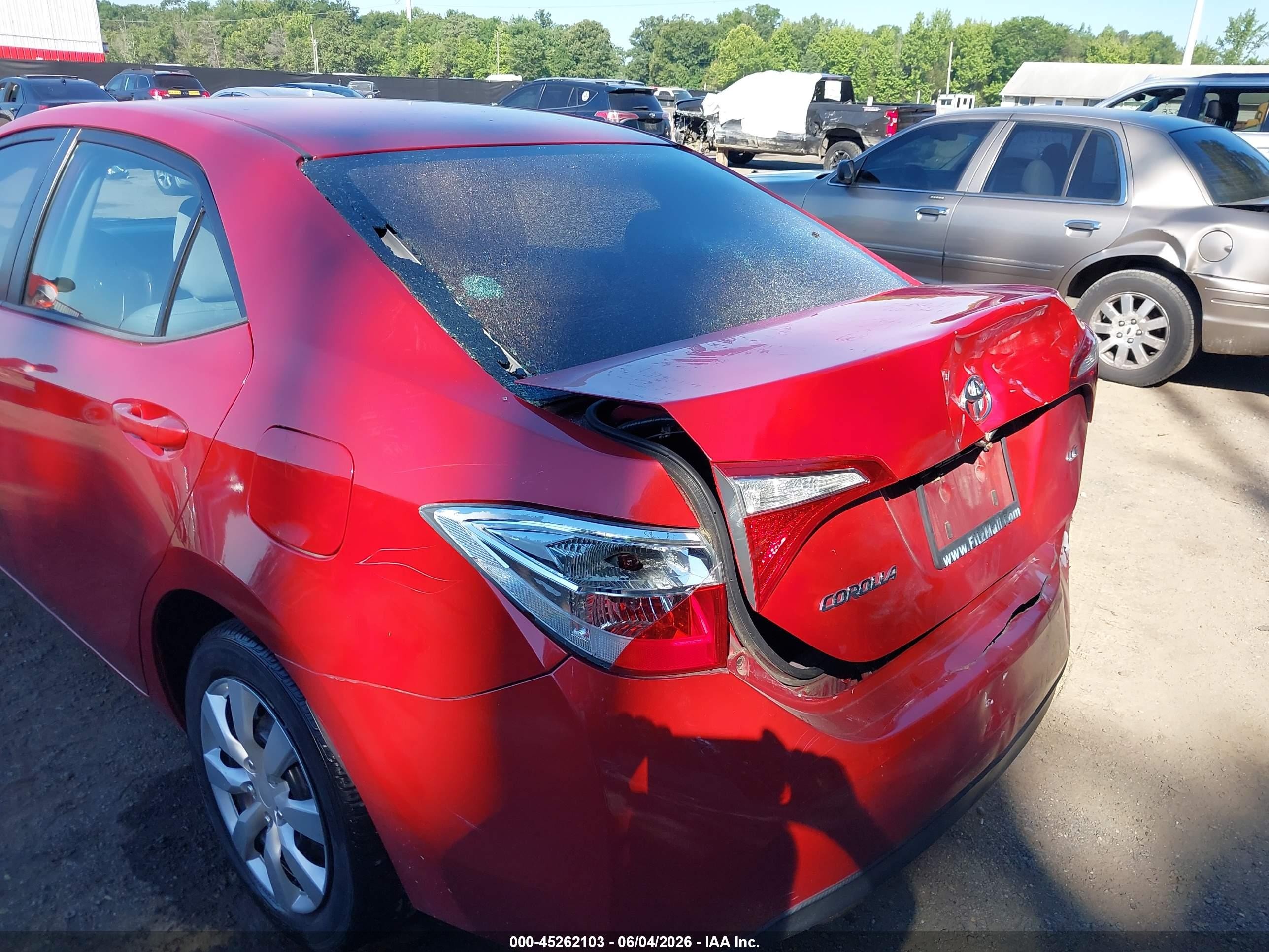 2015 Toyota Corolla Le Red vin: 2T1BURHE1FC323859