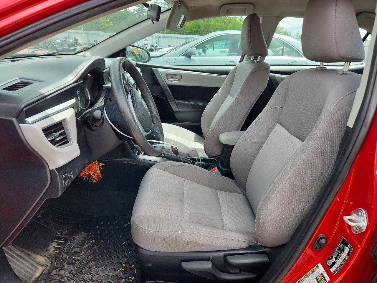 2015 Toyota Corolla L Red vin: 2T1BURHE1FC336952