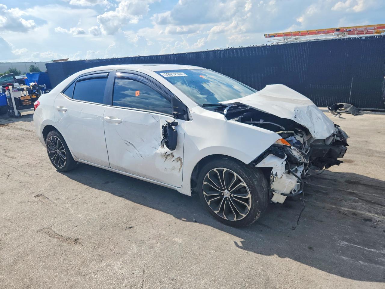 2015 Toyota Corolla S Plus White vin: 2T1BURHE1FC337602