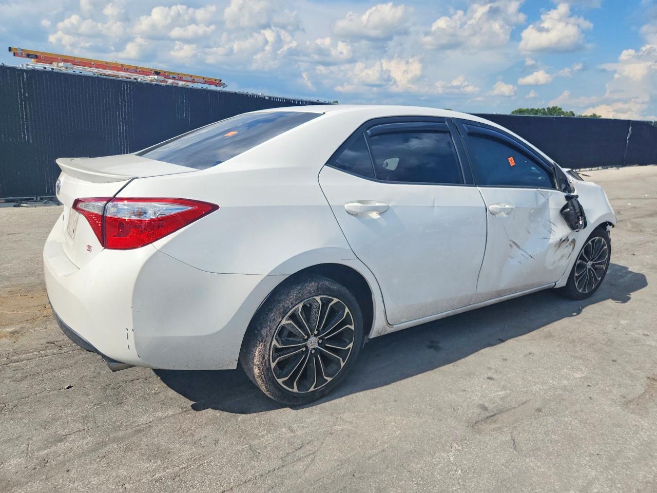 2015 Toyota Corolla S Plus White vin: 2T1BURHE1FC337602