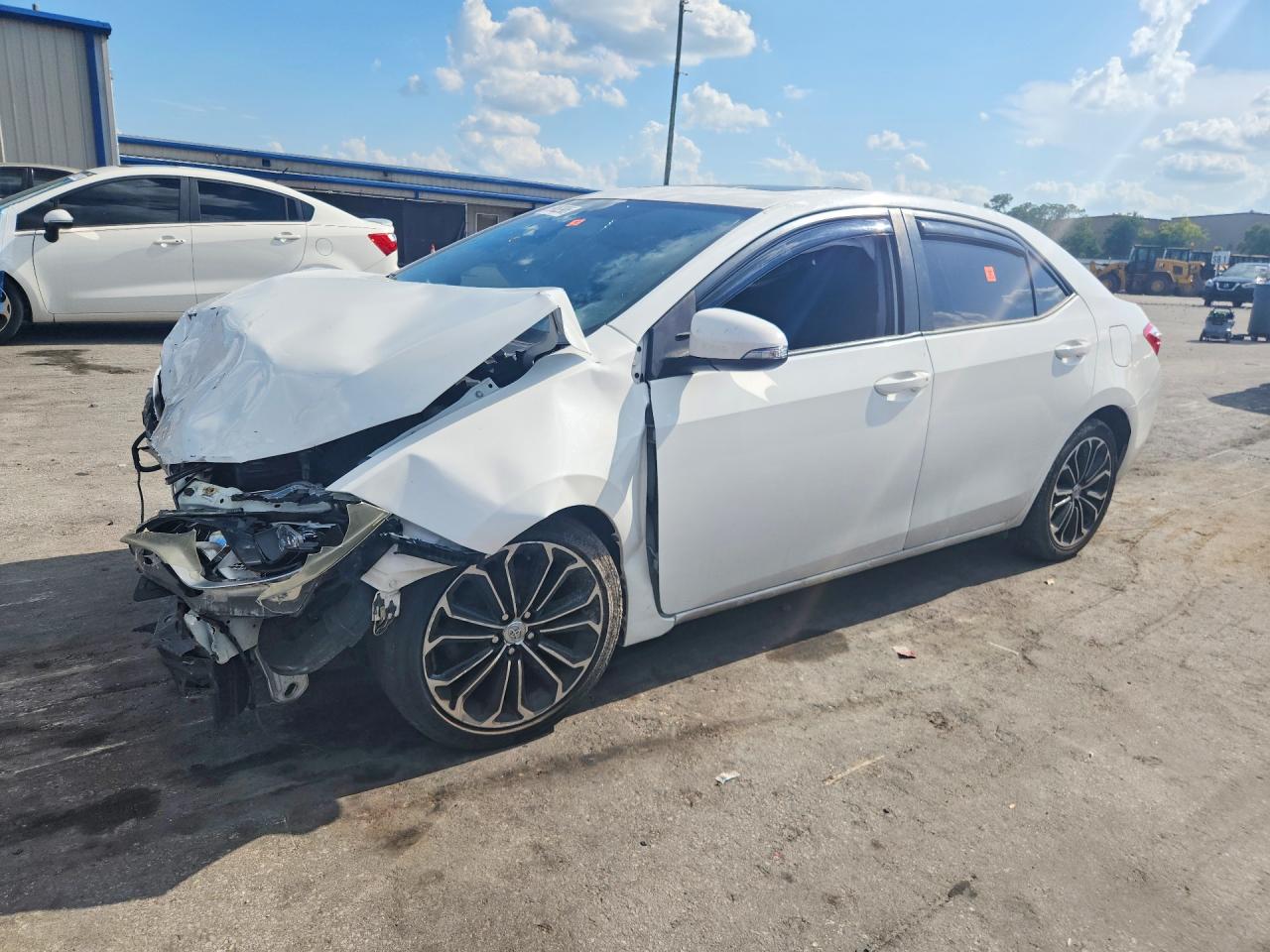 2015 Toyota Corolla S Plus White vin: 2T1BURHE1FC337602