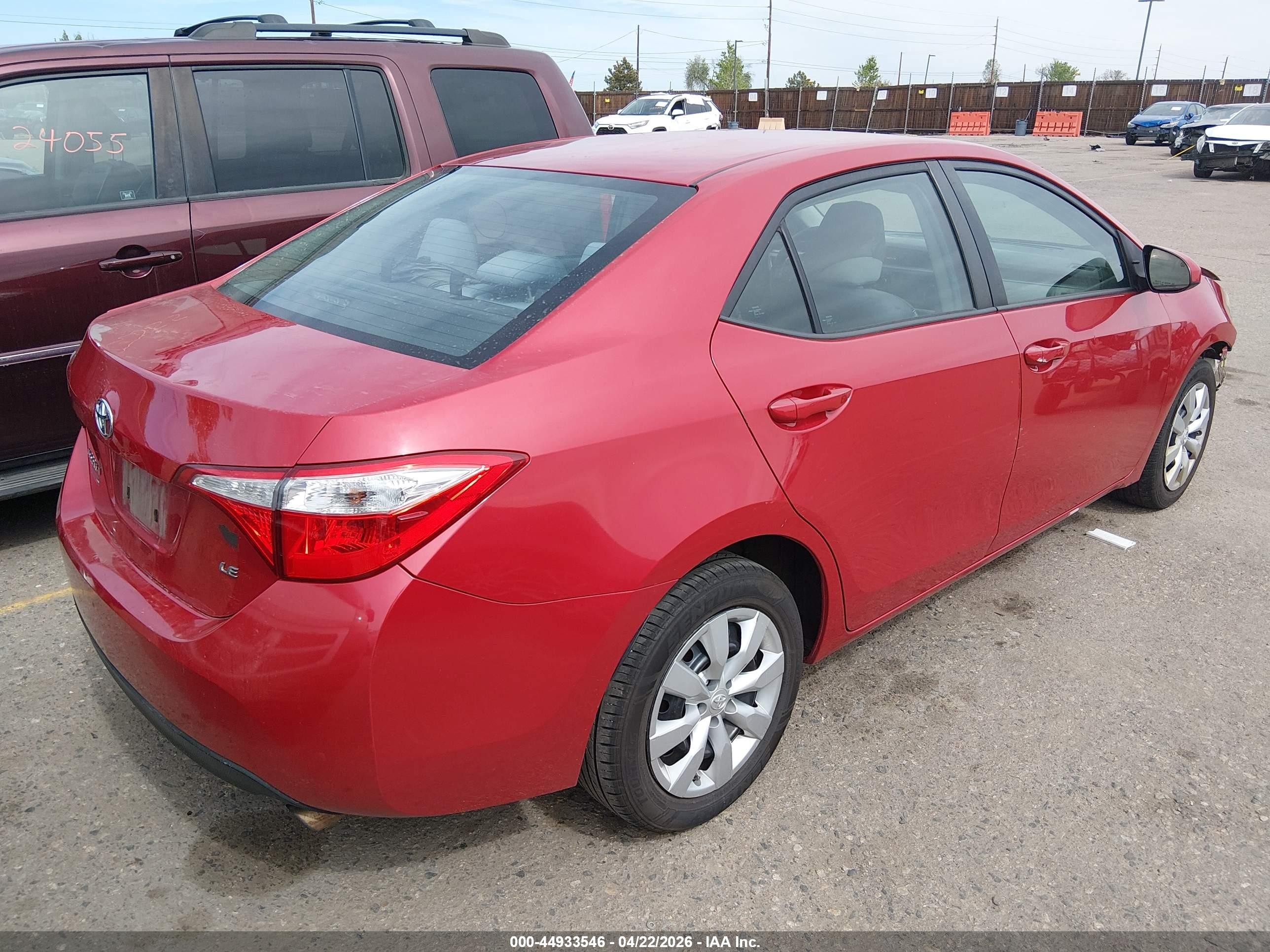 2015 Toyota Corolla Le Red vin: 2T1BURHE1FC351841