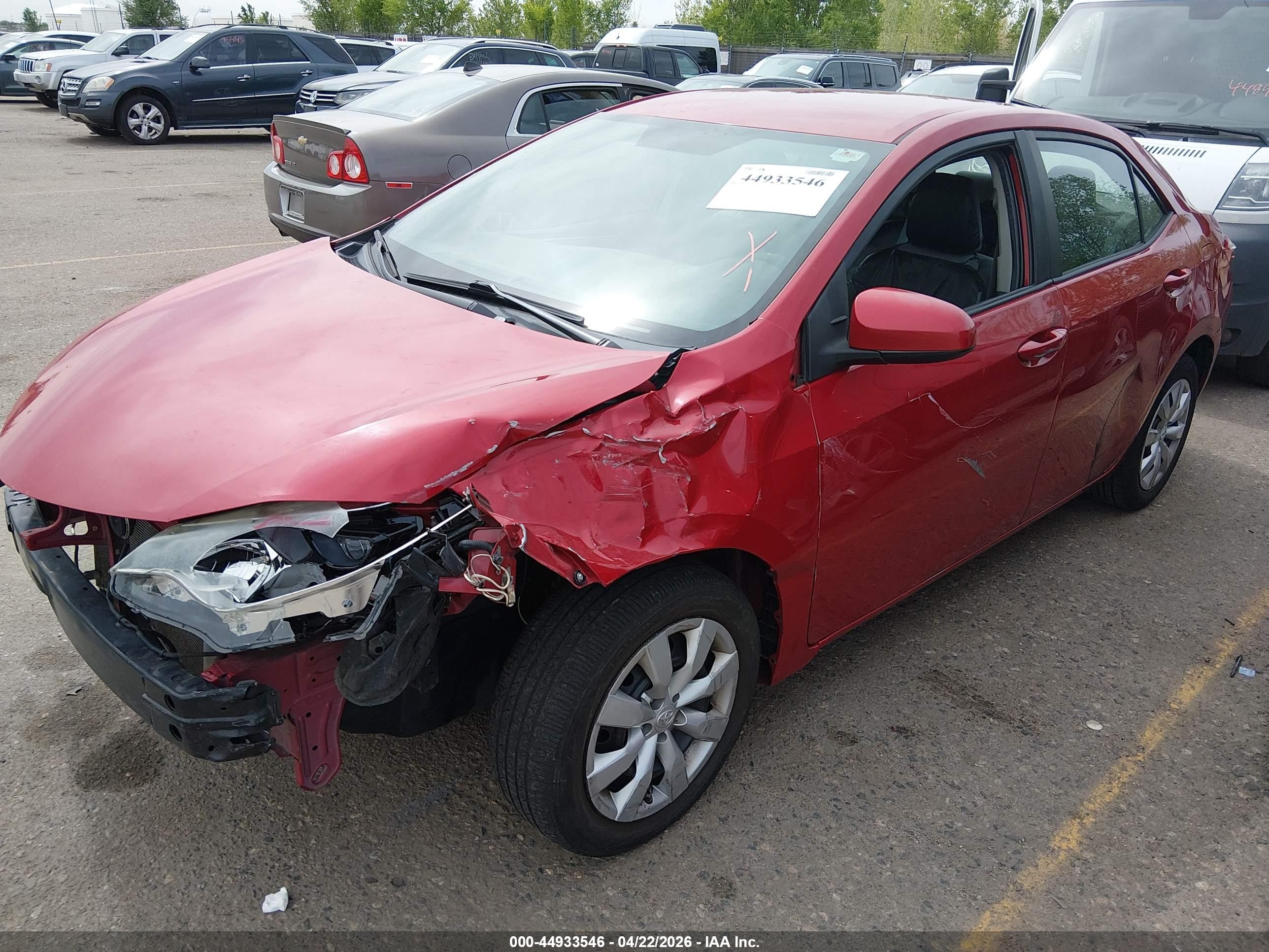 2015 Toyota Corolla Le Red vin: 2T1BURHE1FC351841