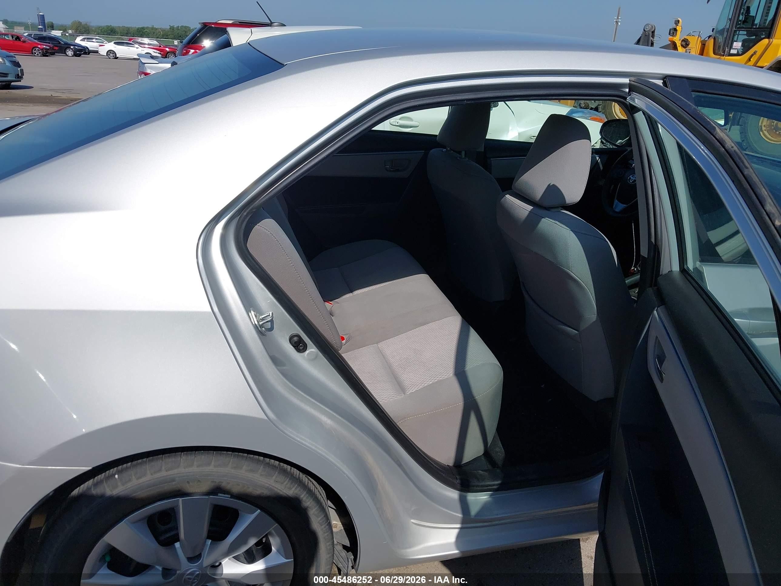 2015 Toyota Corolla Le Silver vin: 2T1BURHE1FC352911