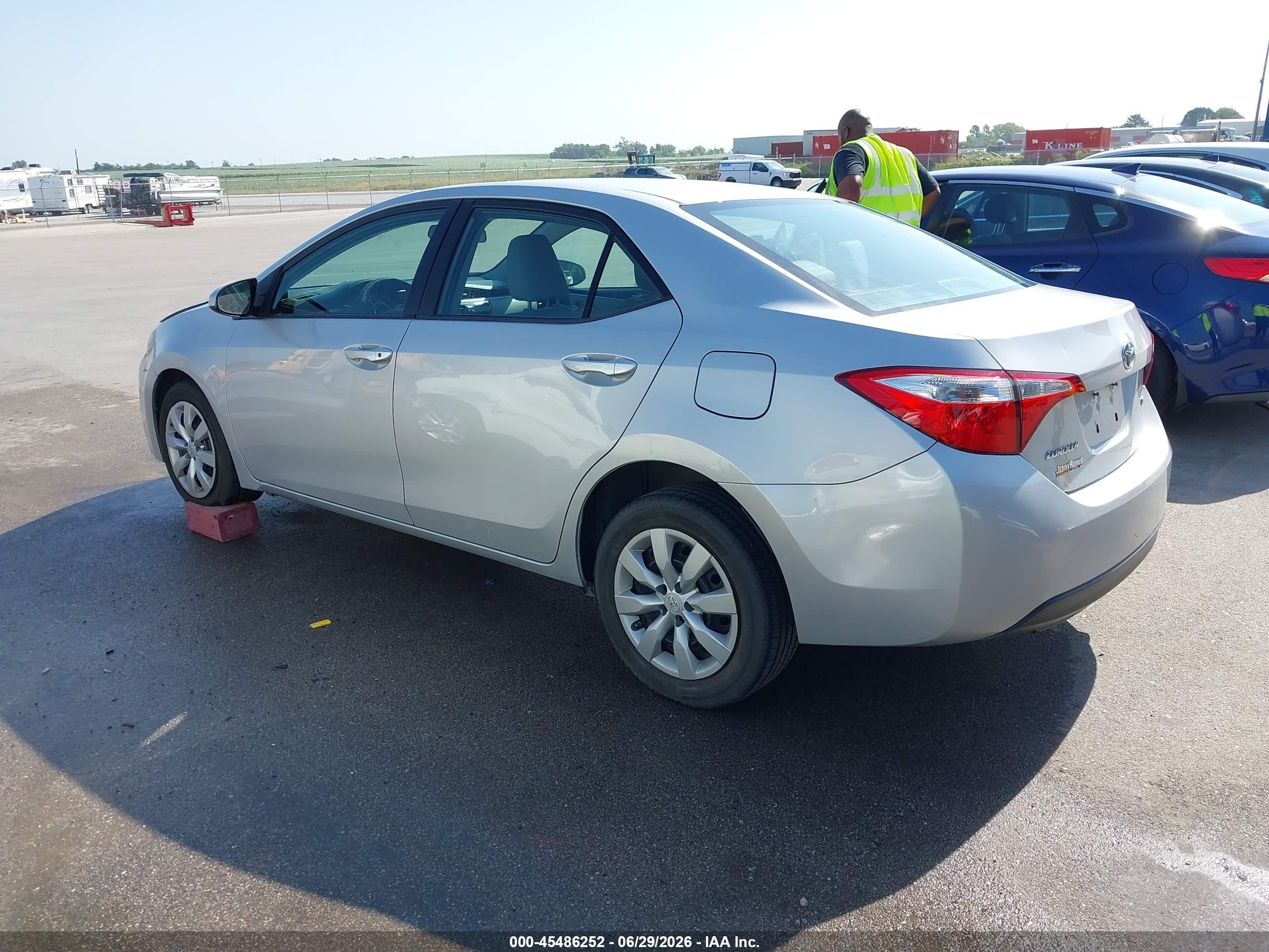 2015 Toyota Corolla Le Silver vin: 2T1BURHE1FC352911
