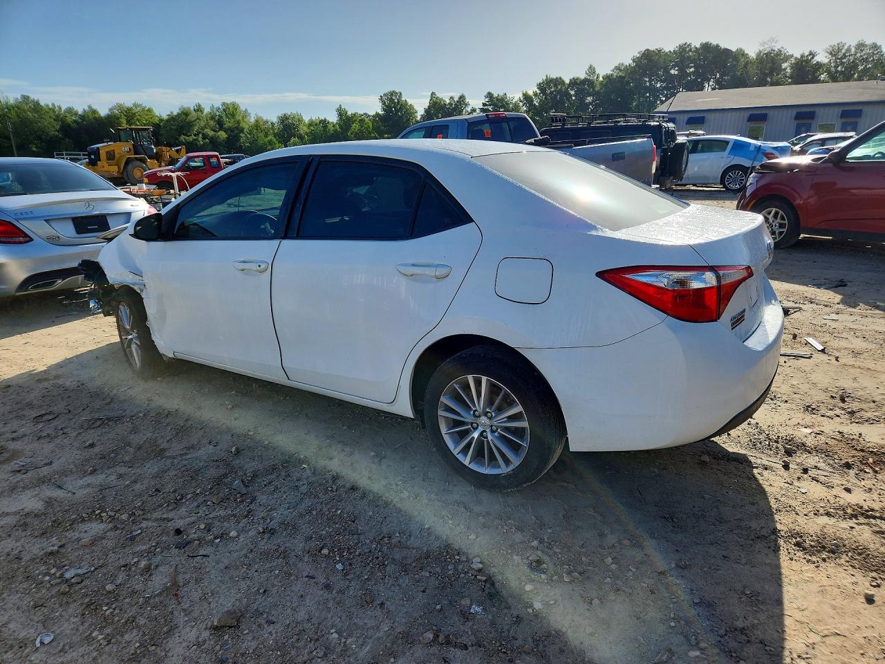 2015 Toyota Corolla Белый vin: 2T1BURHE1FC357770