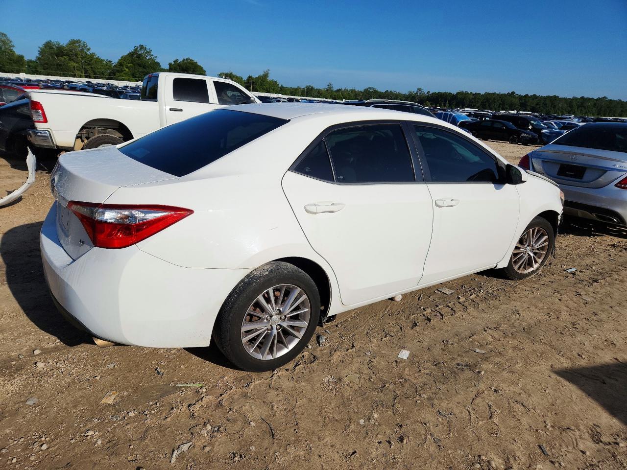 2015 Toyota Corolla Белый vin: 2T1BURHE1FC357770