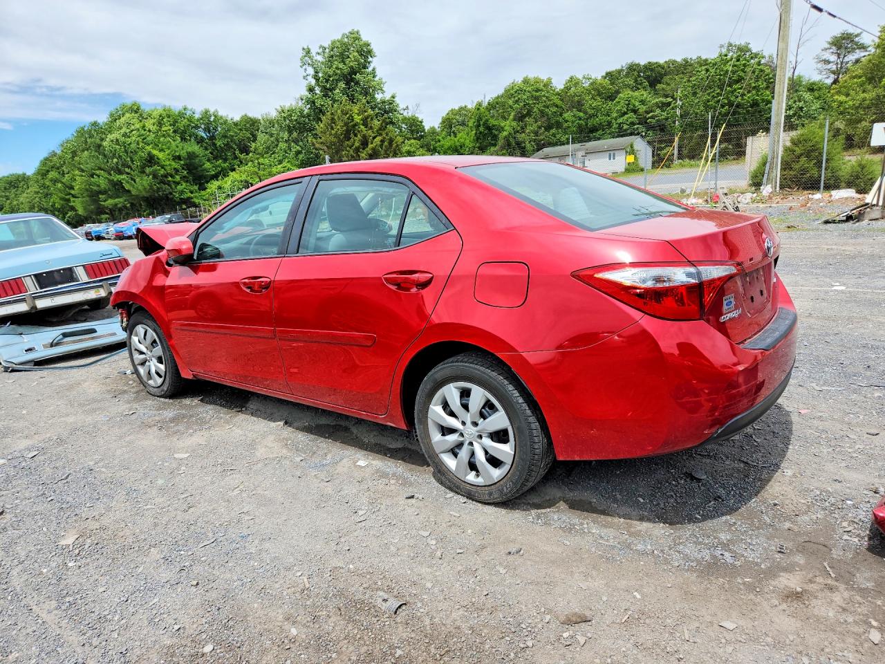 2015 Toyota Corolla Le Red vin: 2T1BURHE1FC391000