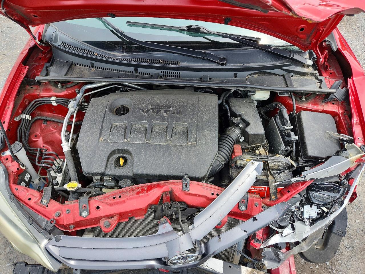 2015 Toyota Corolla Le Red vin: 2T1BURHE1FC391000