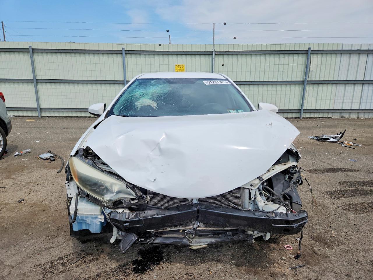 2015 Toyota Corolla L White vin: 2T1BURHE1FC391269