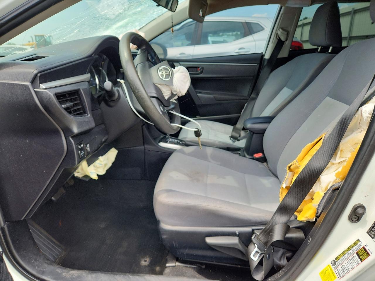 2015 Toyota Corolla L White vin: 2T1BURHE1FC391269