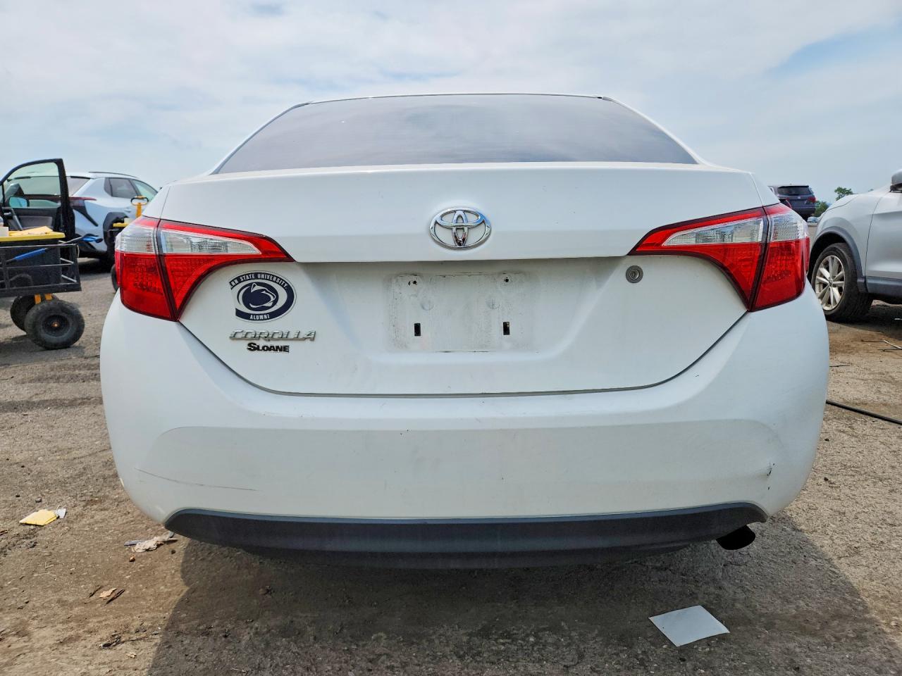 2015 Toyota Corolla L White vin: 2T1BURHE1FC391269