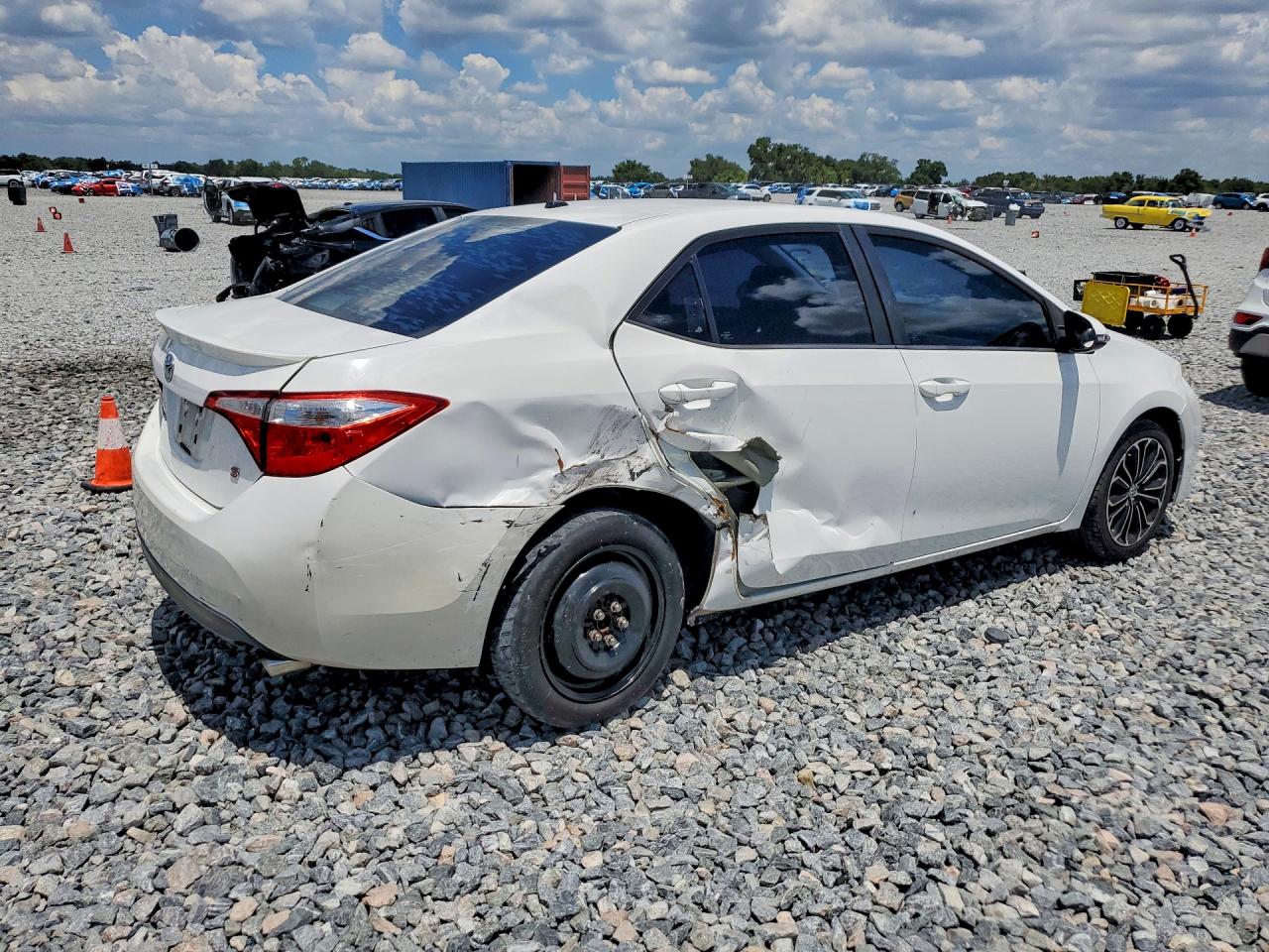 2015 Toyota Corolla S Plus White vin: 2T1BURHE1FC395502