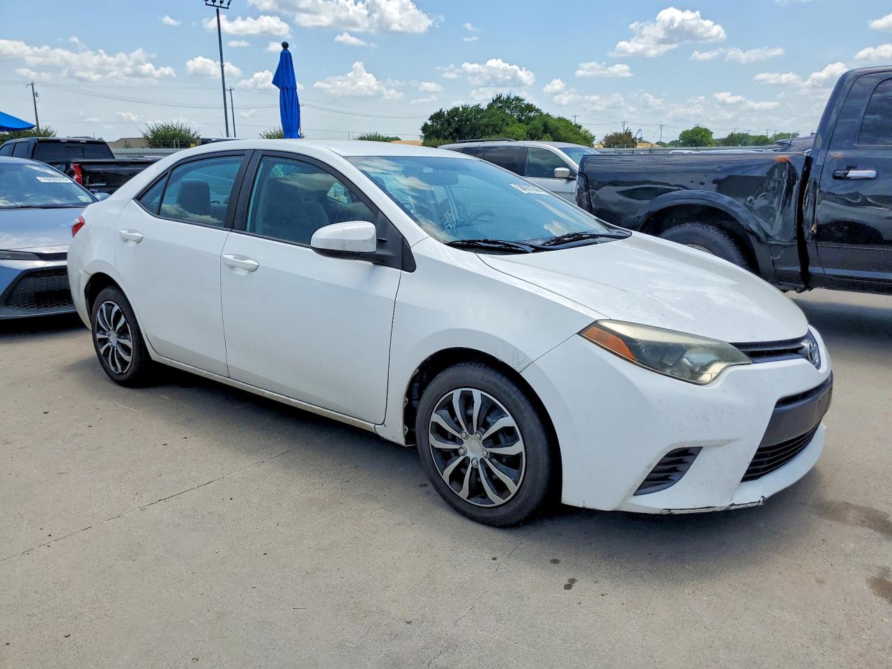 2015 Toyota Corolla Le White vin: 2T1BURHE1FC400794