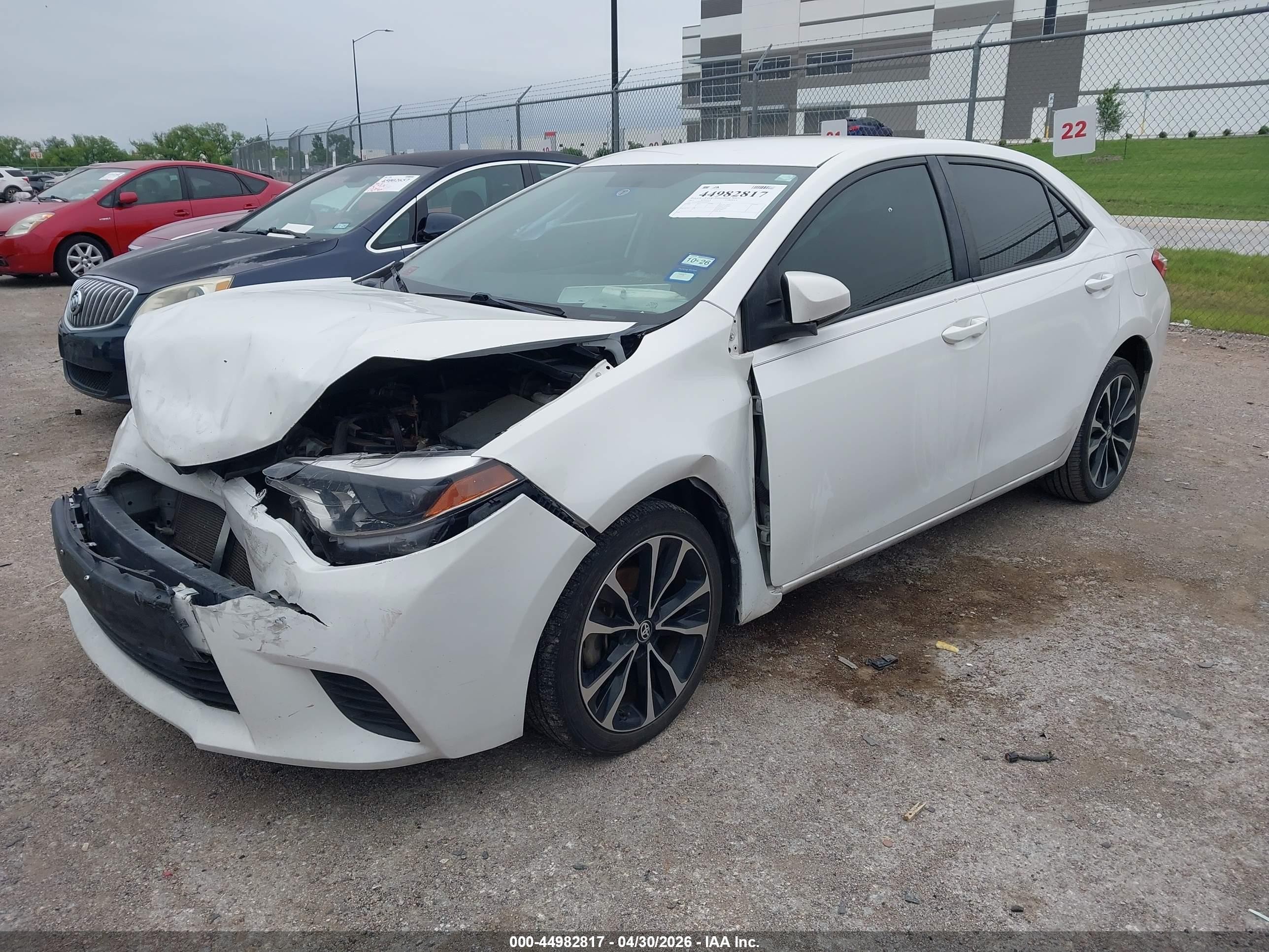 2015 Toyota Corolla L White vin: 2T1BURHE1FC405106