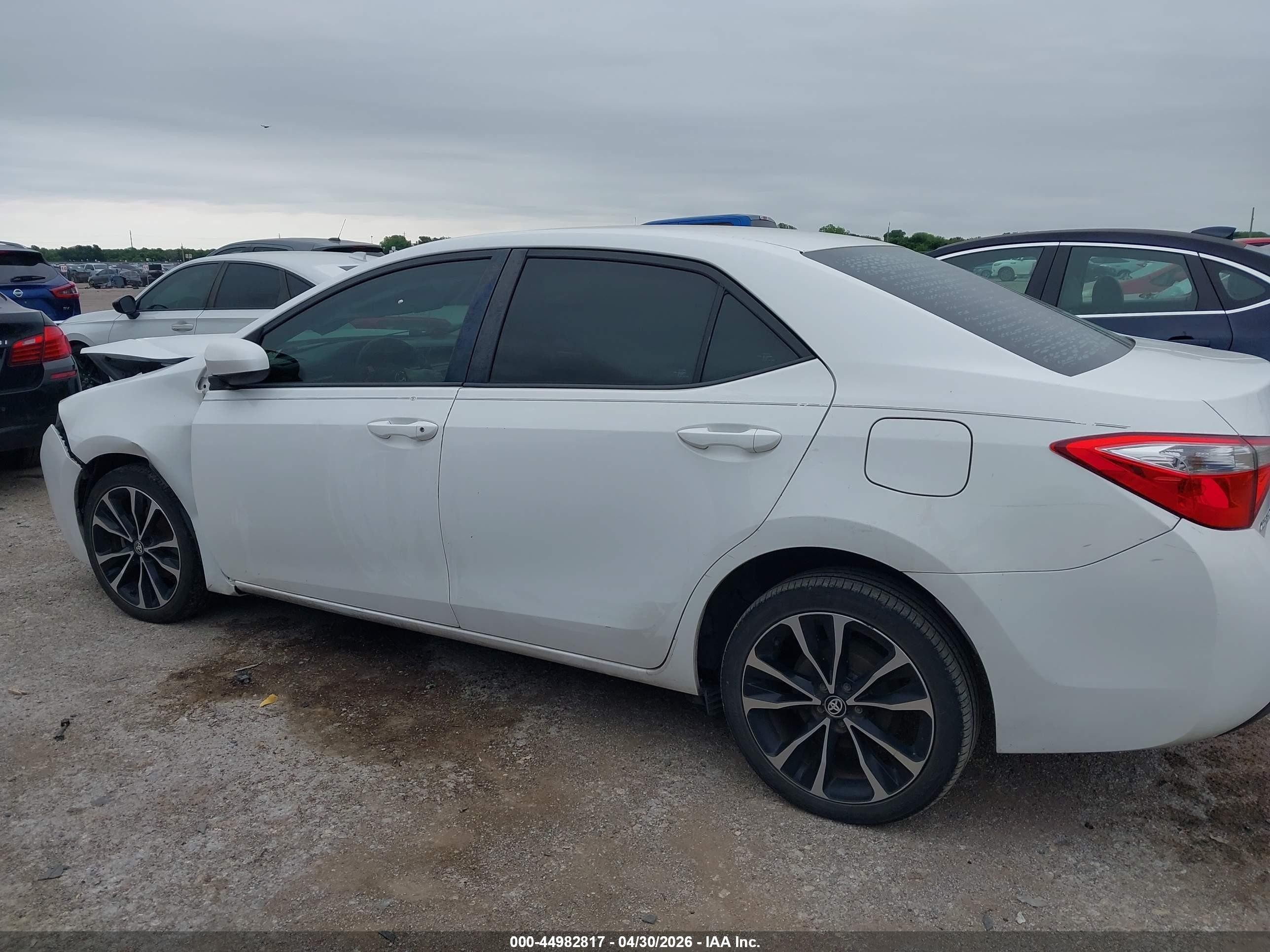 2015 Toyota Corolla L White vin: 2T1BURHE1FC405106